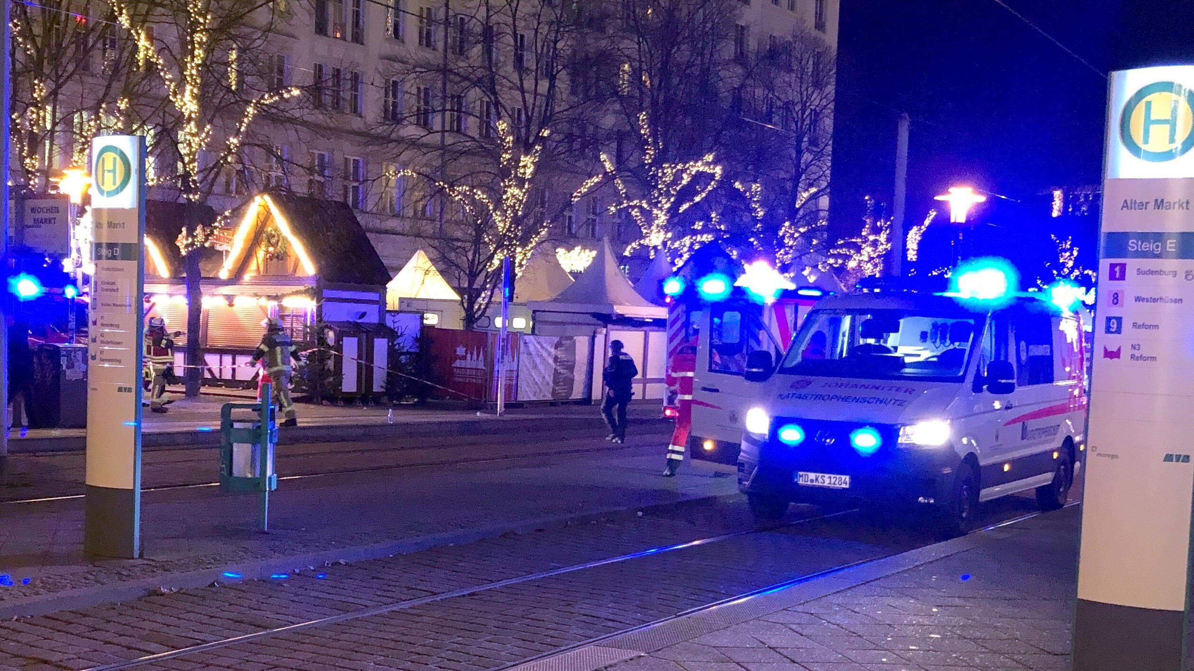 March De No L En Allemagne Une Voiture Fonce Dans La Foule Au Moins