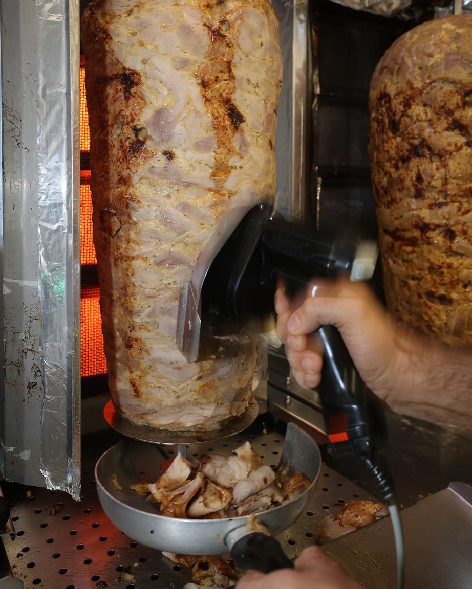 Les savoureux kebabs deviennent plus chers à cause de l'inflation.