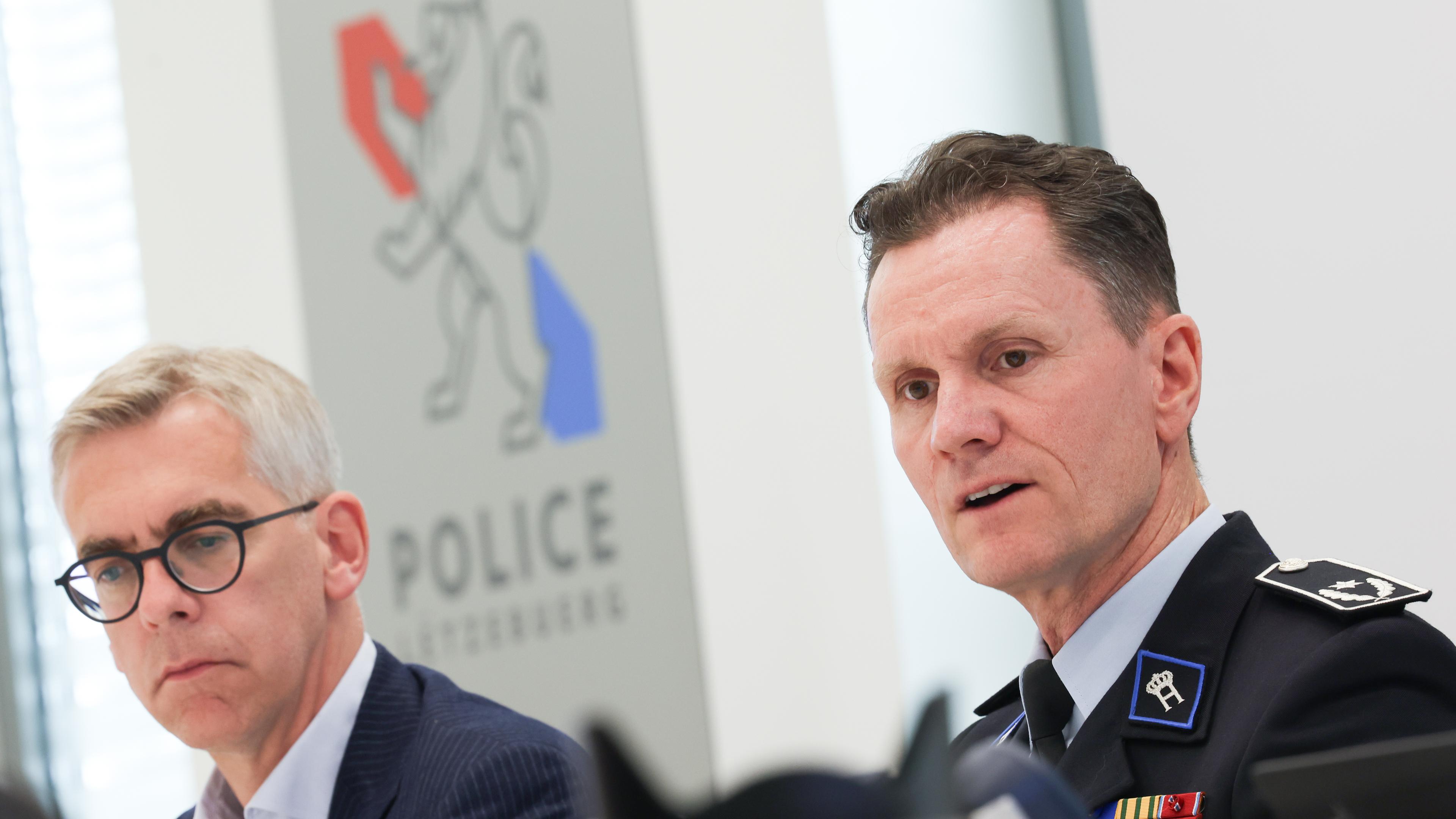 Léon Gloden, ministre des Affaires intérieures, et Pascal Peters, directeur central de la police administrative, ont présenté les chiffres de la criminalité 2023 au sein du commissariat de Differdange.