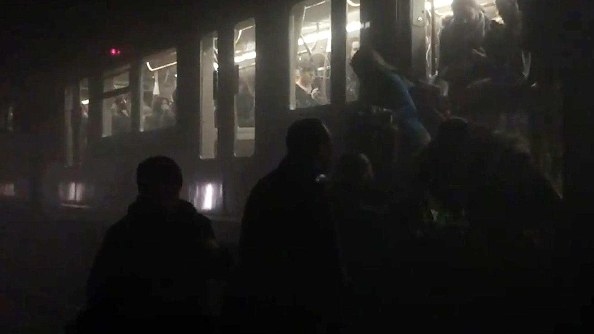 Les photos de l'évacuation du métro 