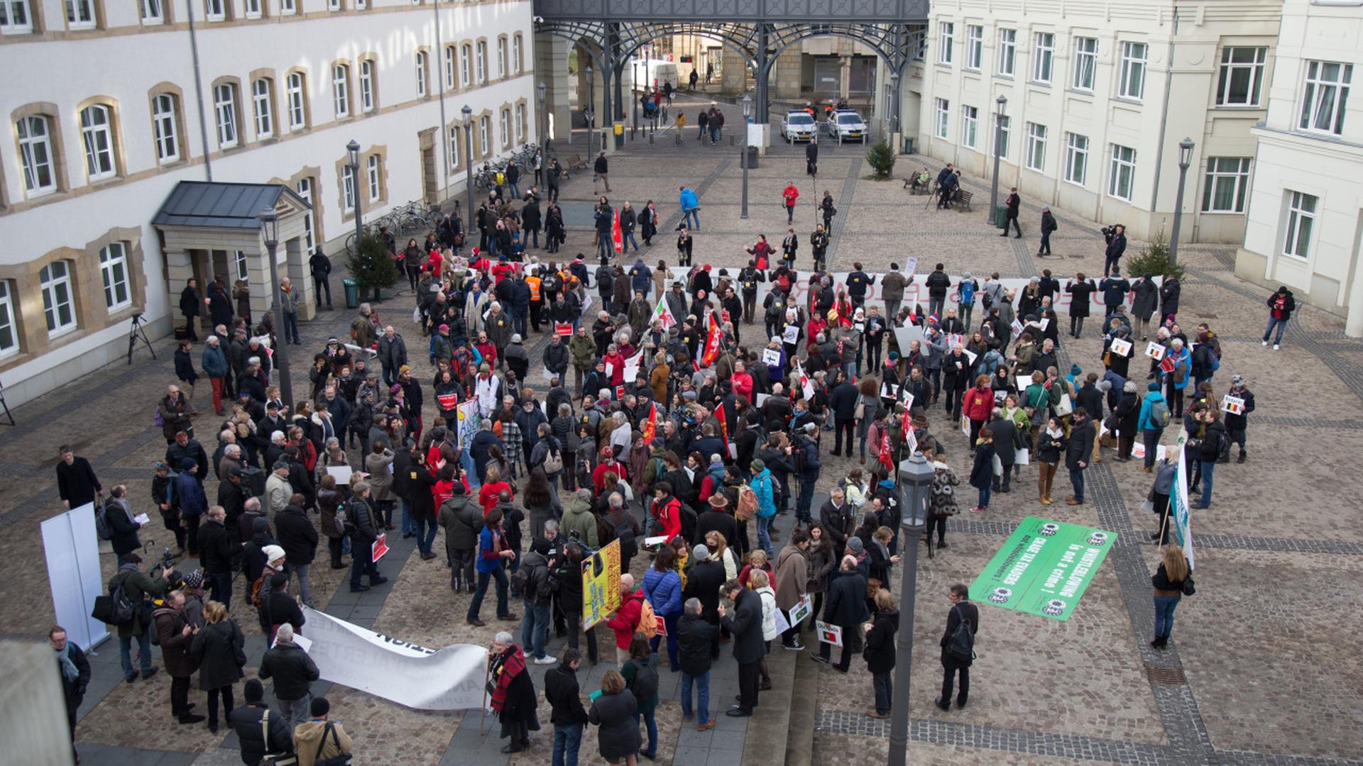 Une ambiance peu commune hier pour la cité judiciaire luxembourgeoise.