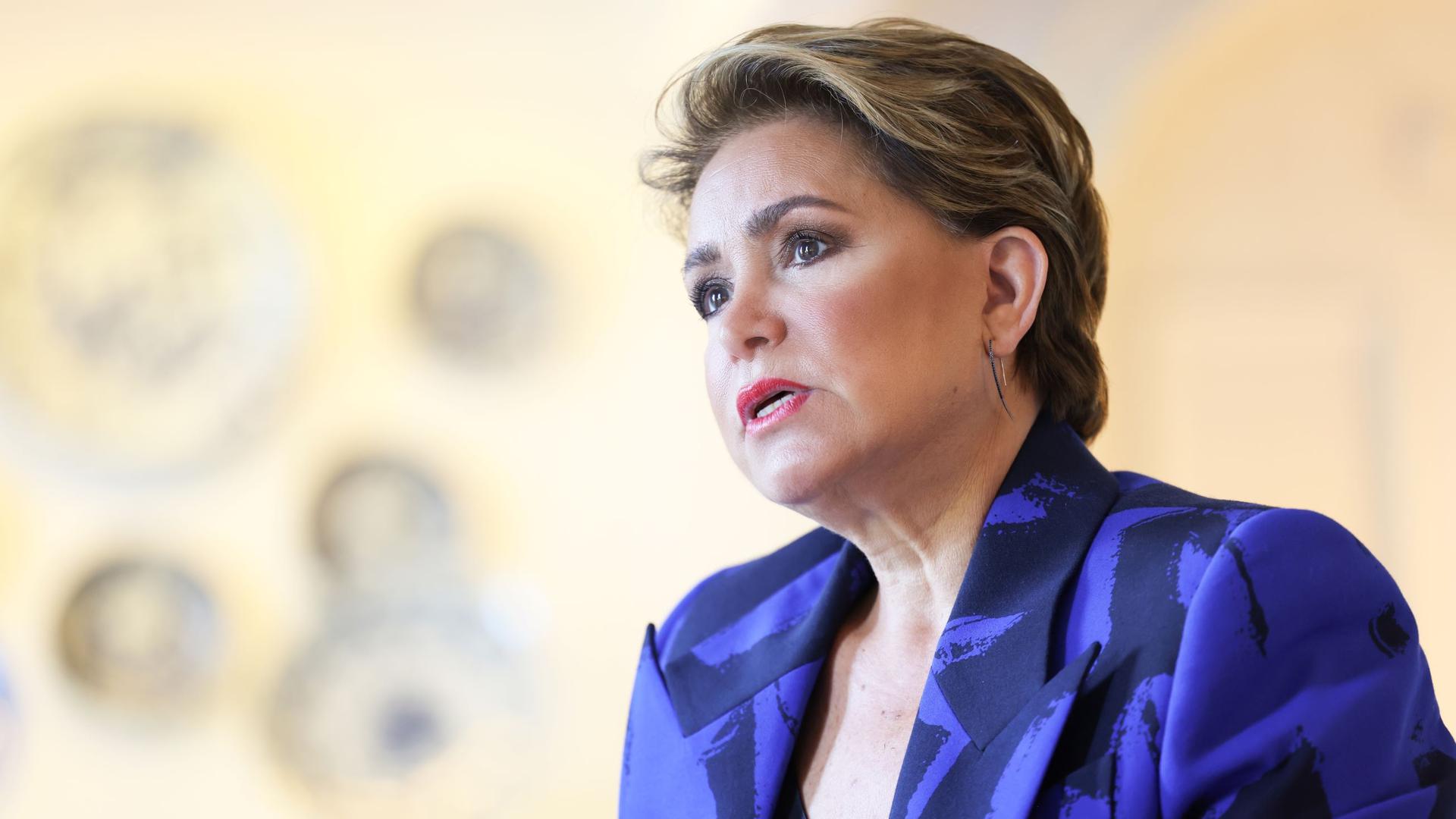 La grande-duchesse Maria Teresa a présenté en 2022 un total de 148 nouveaux vêtements et bijoux. 