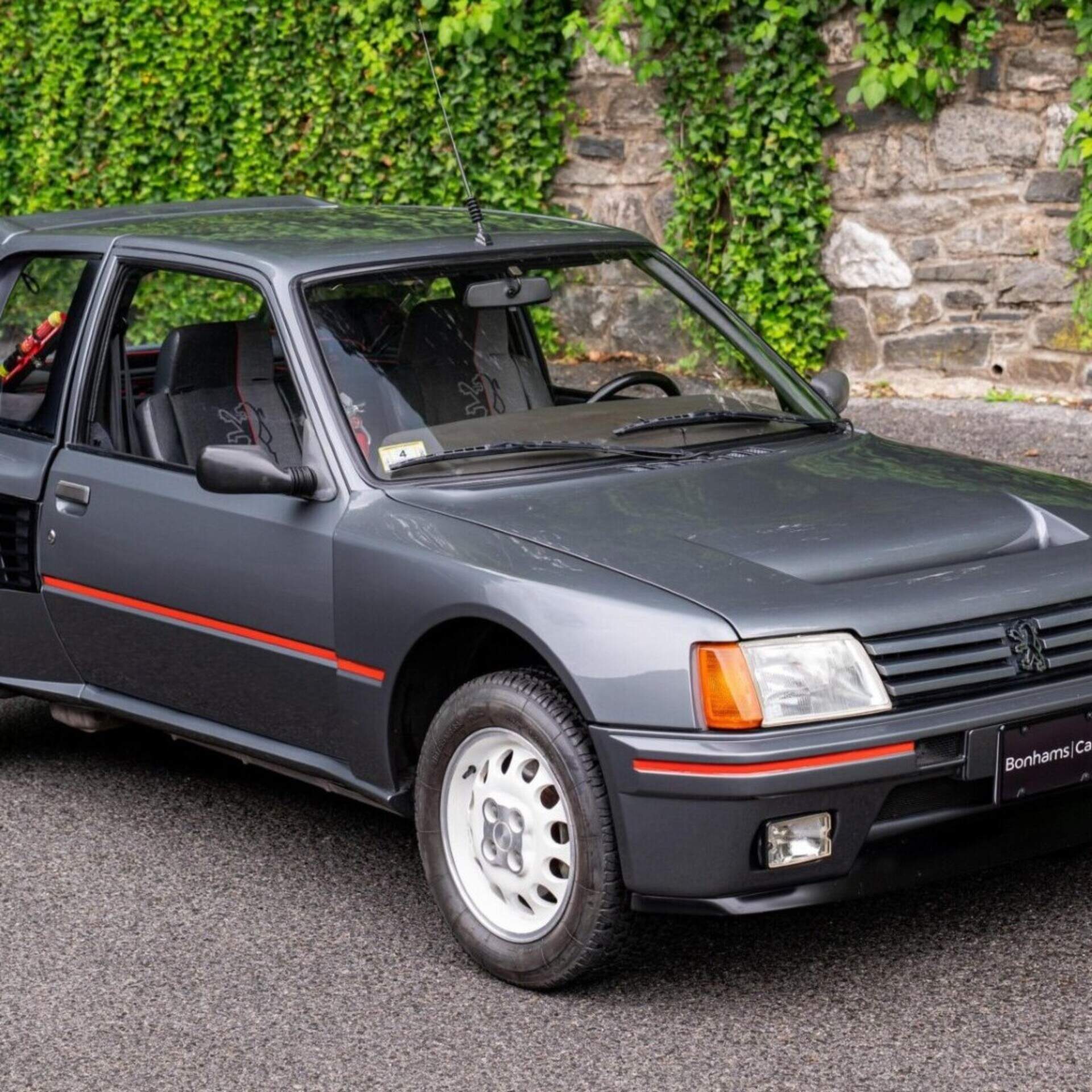 Circuit Voiture Slot Racing TCR – Peugeot 205 Turbo 16 – À Restaurer (non Fonctionnel)