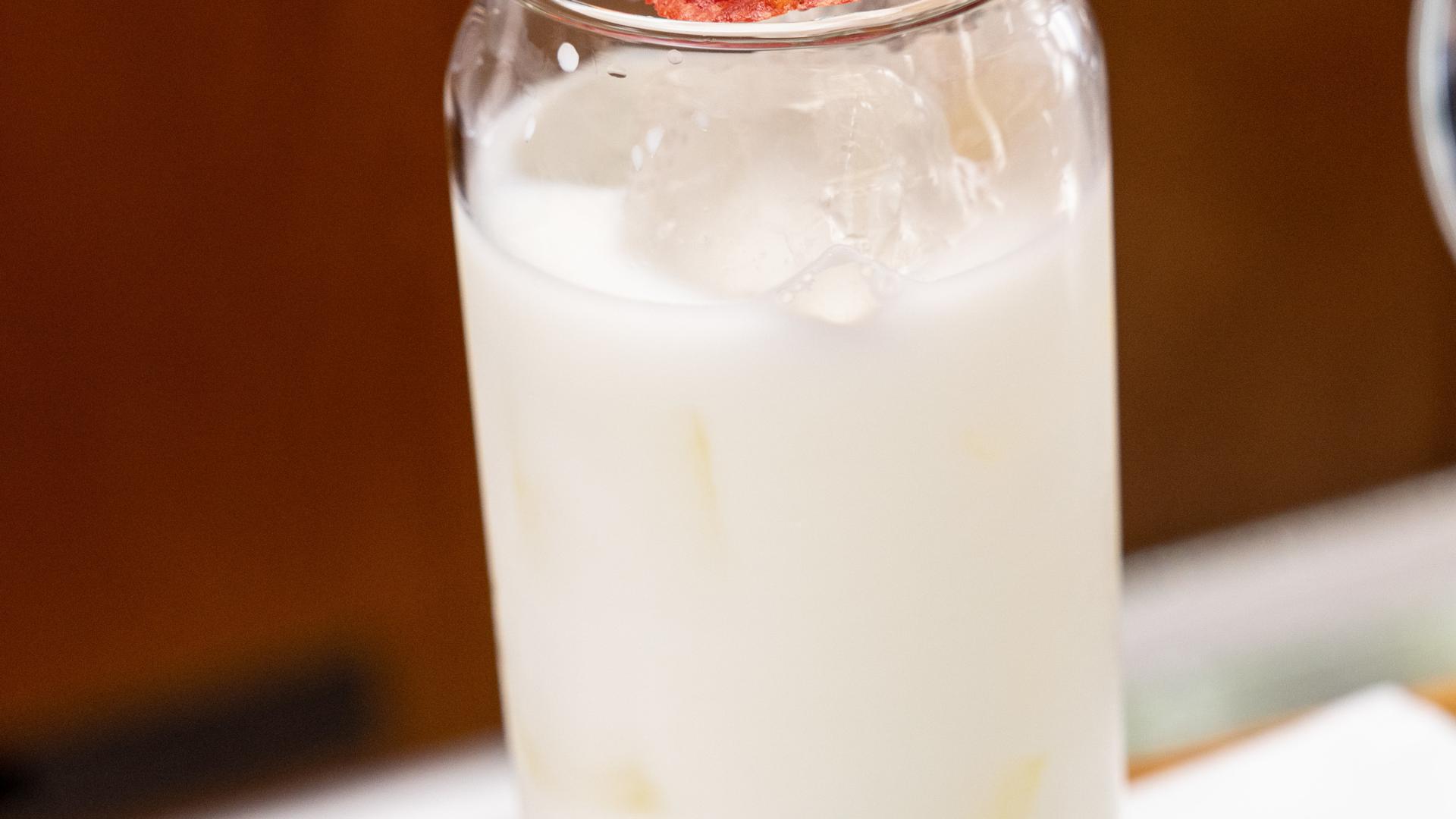 Dans l'élaboration d'un cocktail, la décoration compte énormément. Marius Bîrzan y prête une attention toute particulière.