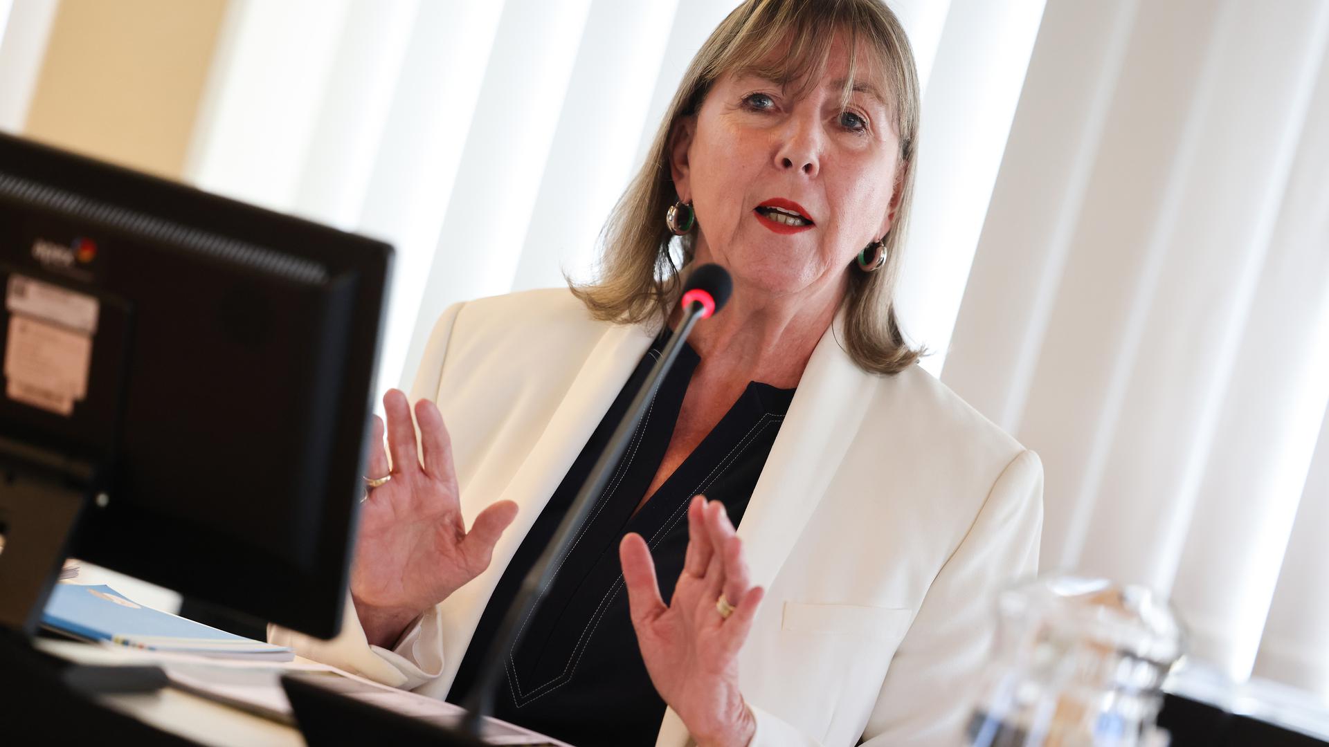 Lydie Polfer est bourgmestre de la ville de Luxembourg depuis décembre 2013. Auparavant, elle avait déjà occupé ce poste de 1982 à 1999.