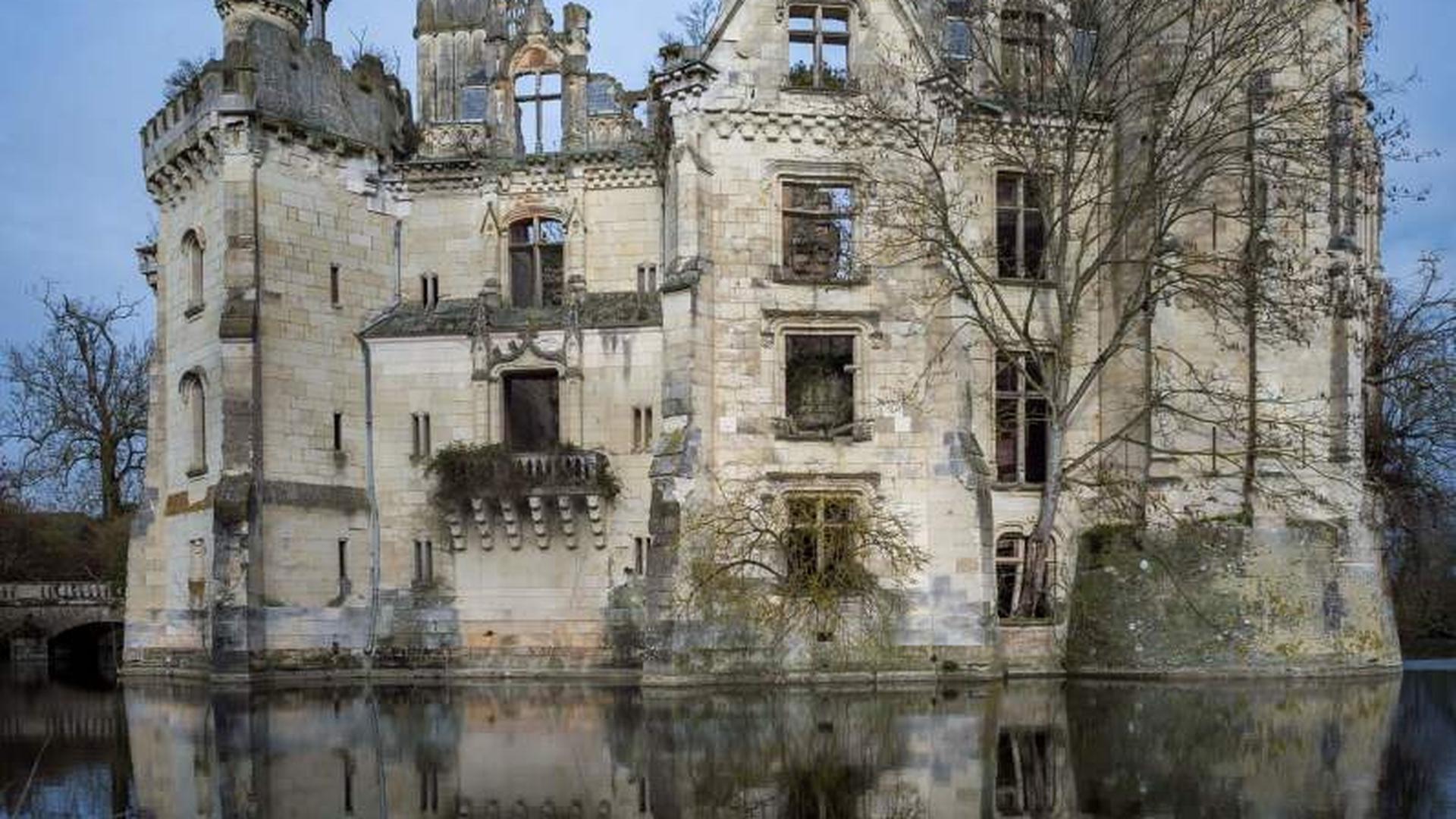 Le site du château de La Mothe-Chandeniers offre des vues spectaculaires.