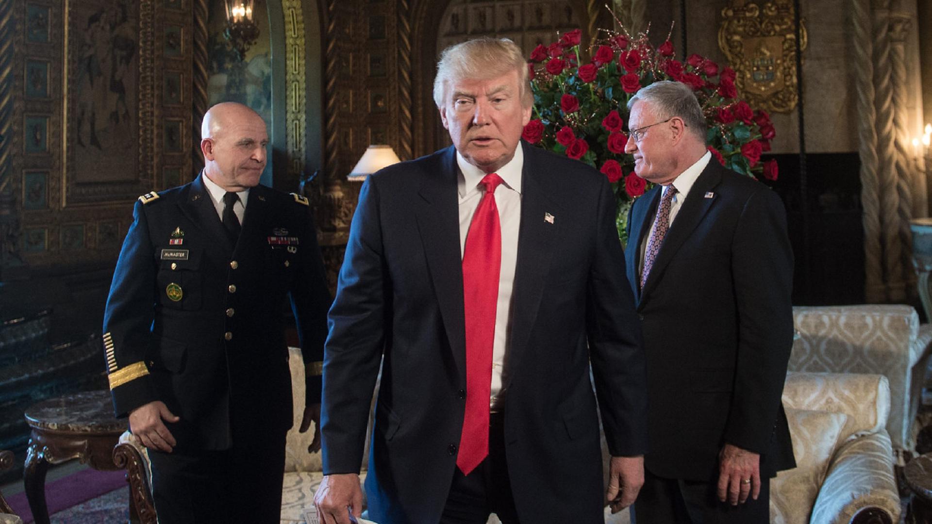 Le 28 janvier, huit jours après son investiture, Donald Trump avait publié un décret donnant 30 jours au Pentagone pour préparer un nouveau plan accélérant la campagne contre l'EI. 