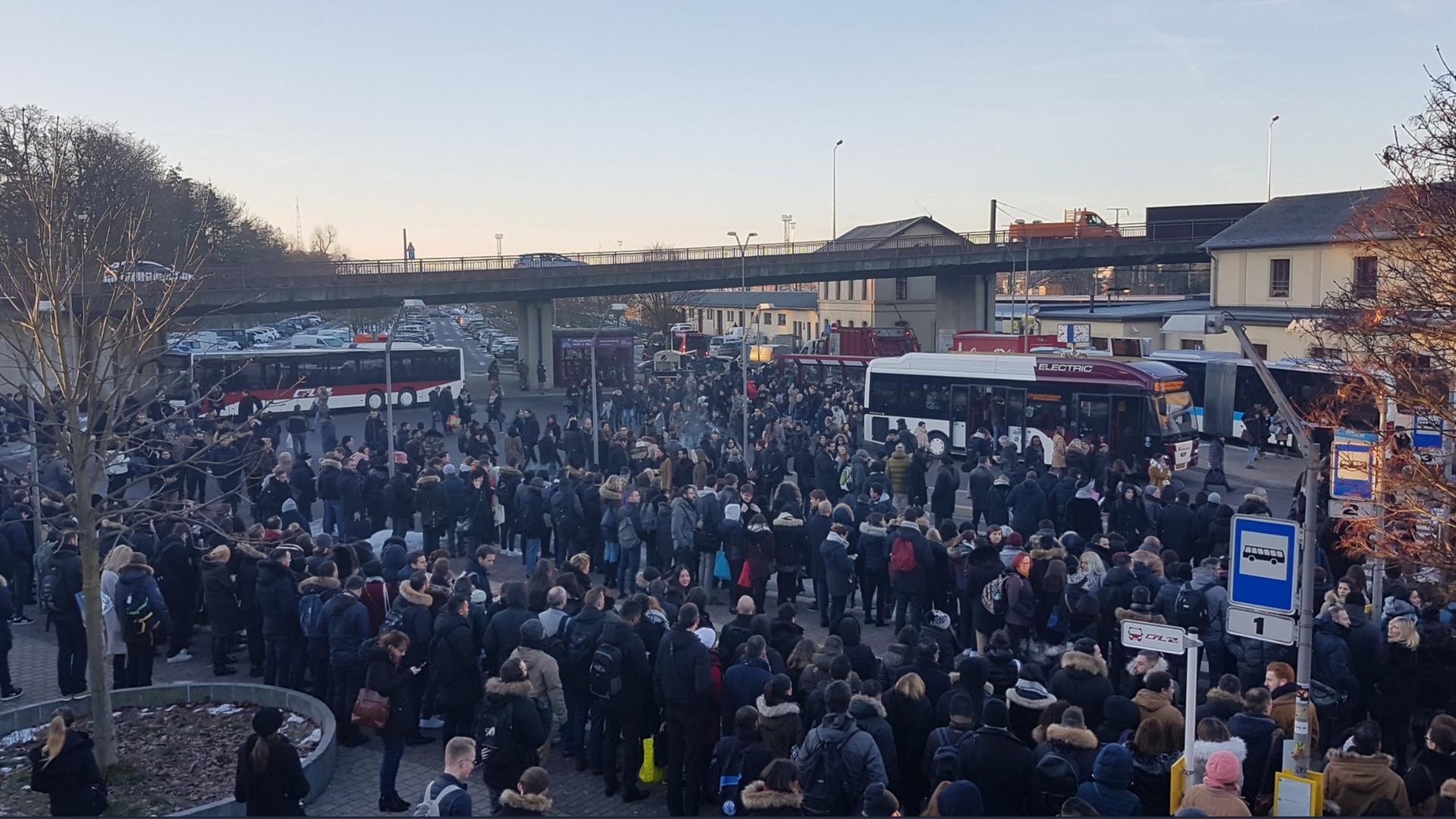 La gare de Bettembourg a été assaillie ce mardi matin par les usagers en attente de pouvoir regagner la capitale luxembourgeoise.