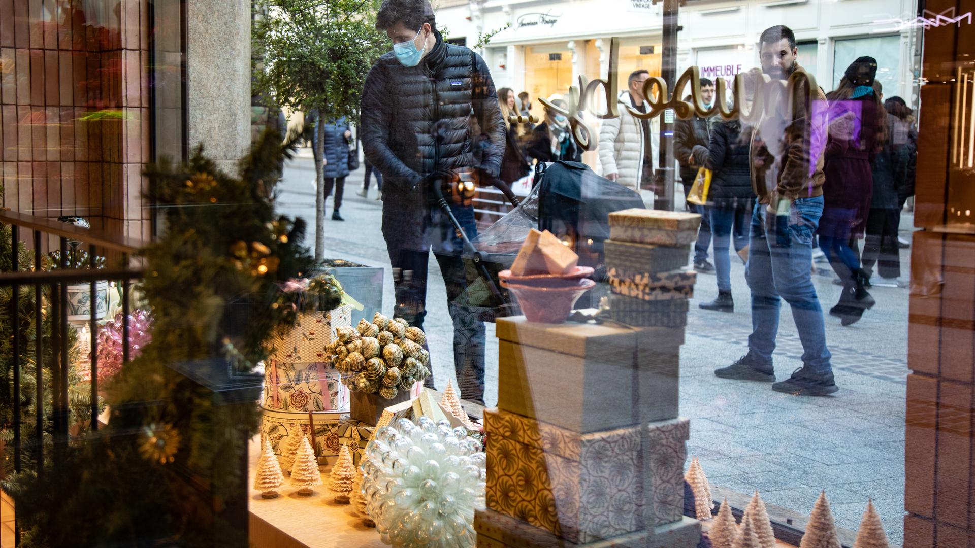 Ce samedi, de nombreux clients ont profité des boutiques pour faire leurs achats de Noël.