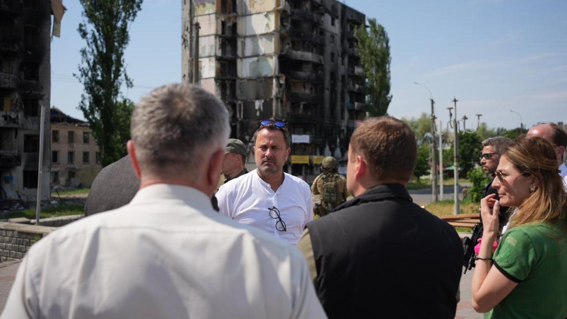 Xavier Bettel lors de sa visite en Ukraine.