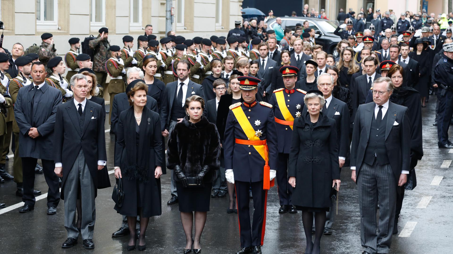 Die großherzogliche Familie mit dem großherzoglichen Paar an der Spitze marschierte hinter dem Sarg von Jean.
