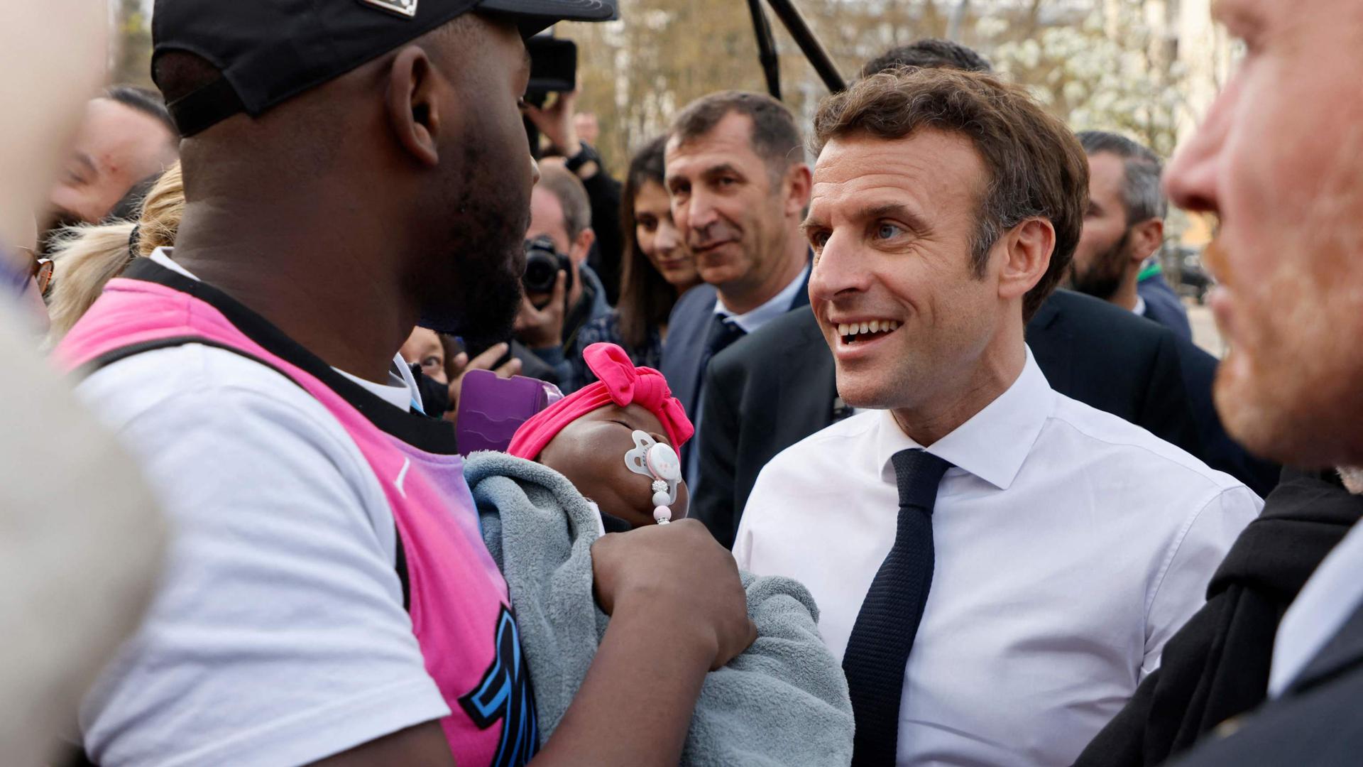 Emmanuel Macron, candidat de La République en marche (LREM) à la présidentielle, fait campagne à Dijon.