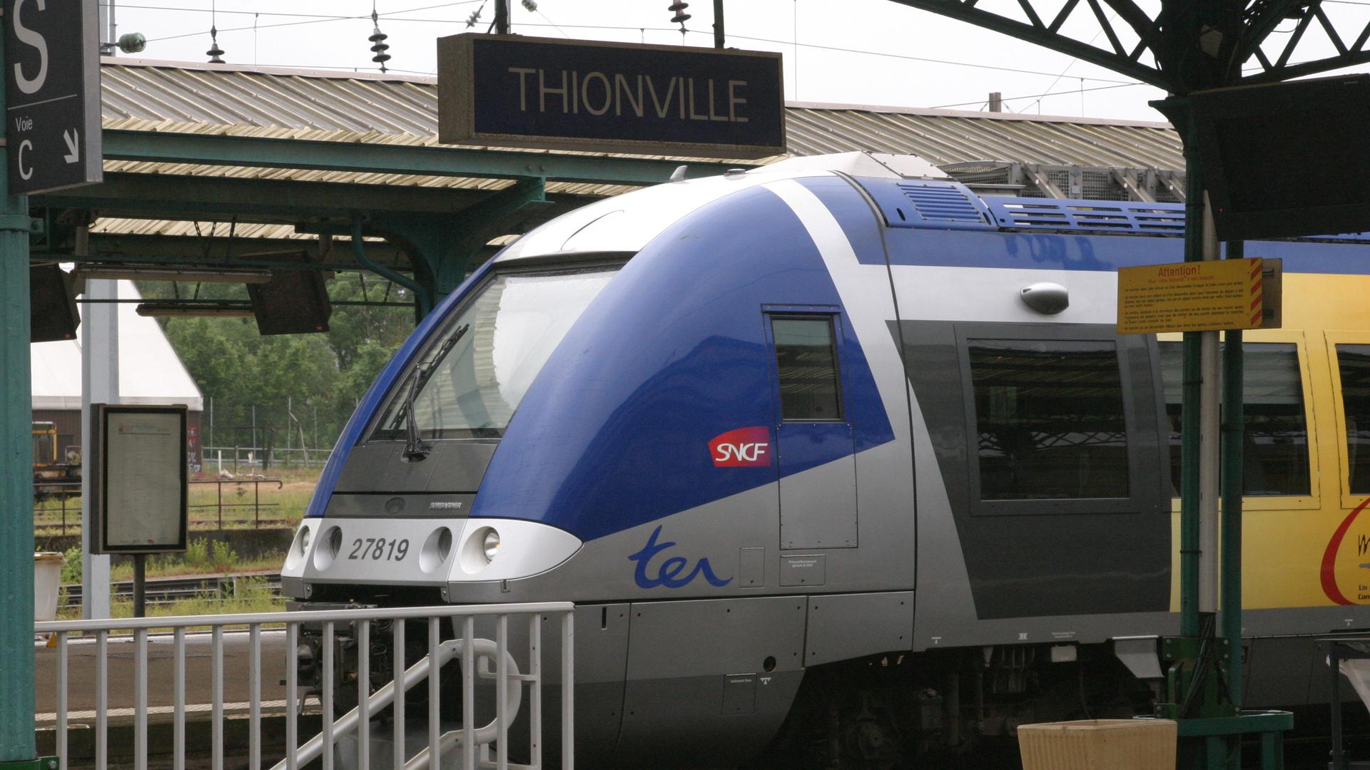 «Un peu plus de trois trains sur quatre», circulent ce lundi matin entre Metz et Luxembourg, assure la SNCF.