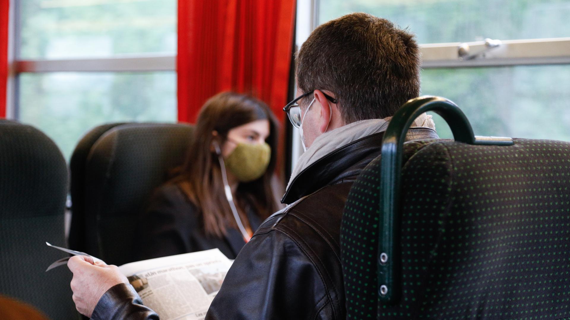 Quelques instants après avoir retiré son masque, des agents douaniers luxembourgeois ont fait irruption pour dresser un PV.
