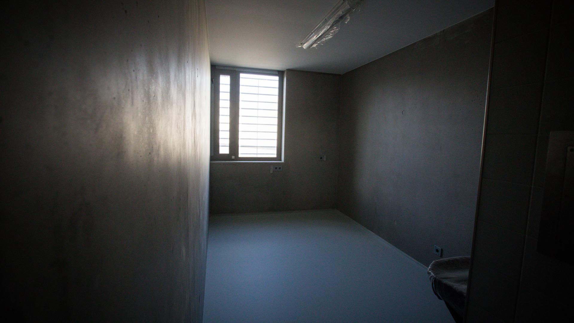 Douze détenus sont prévus par étage. Les cellules actuellement aménagées servent de test.