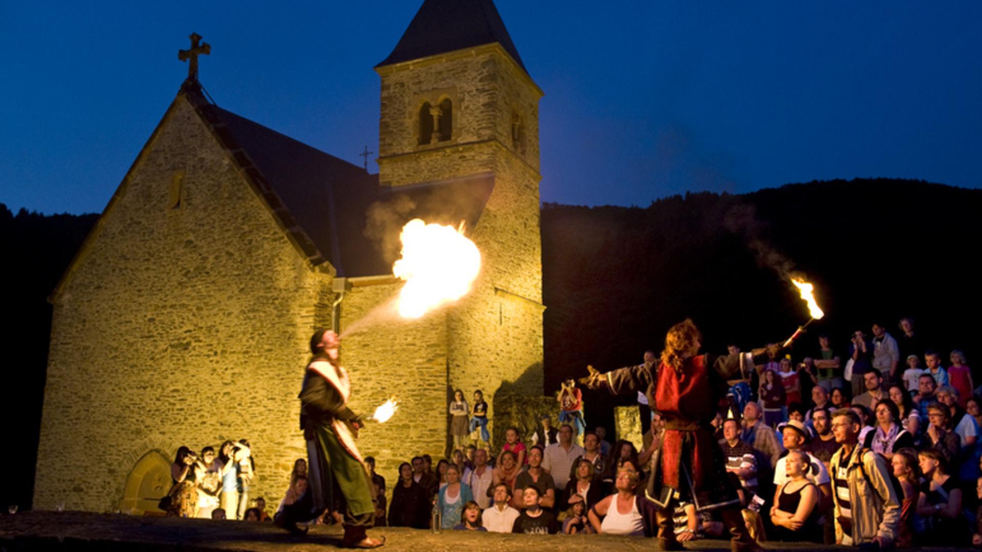 Chaque année, La Nuit des Légendes accueille des milliers de visiteurs pour un moment de magie