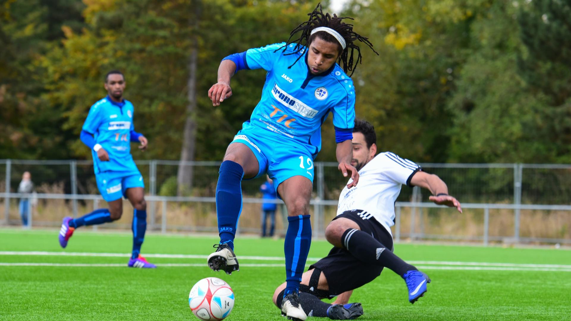 Sanem (en bleu) - Wormeldange 3-1 -  Danielson Silva Da Veiga.