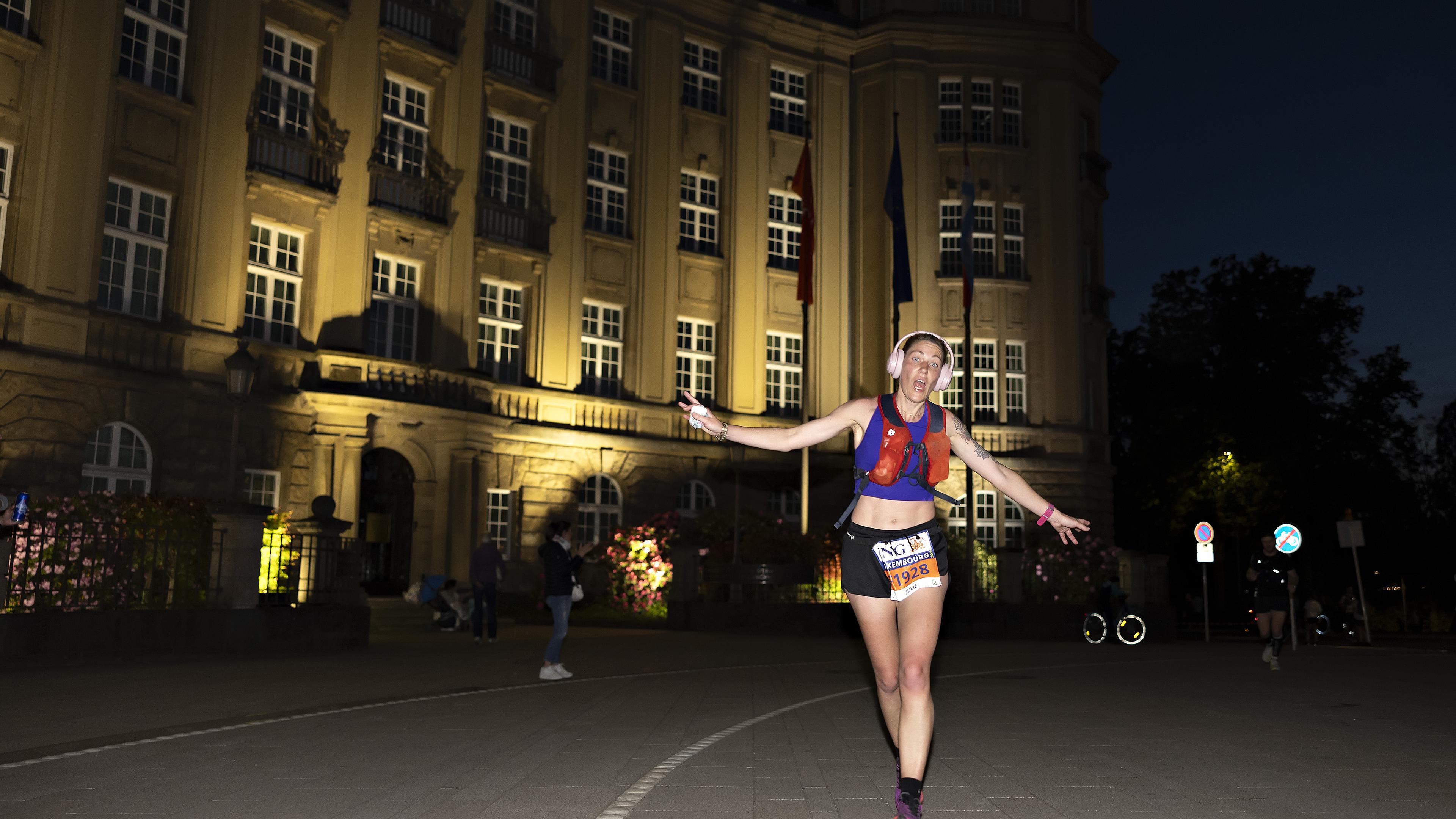 L’ING Night Marathon permet de profiter des rues de la capitale en version nocturne.