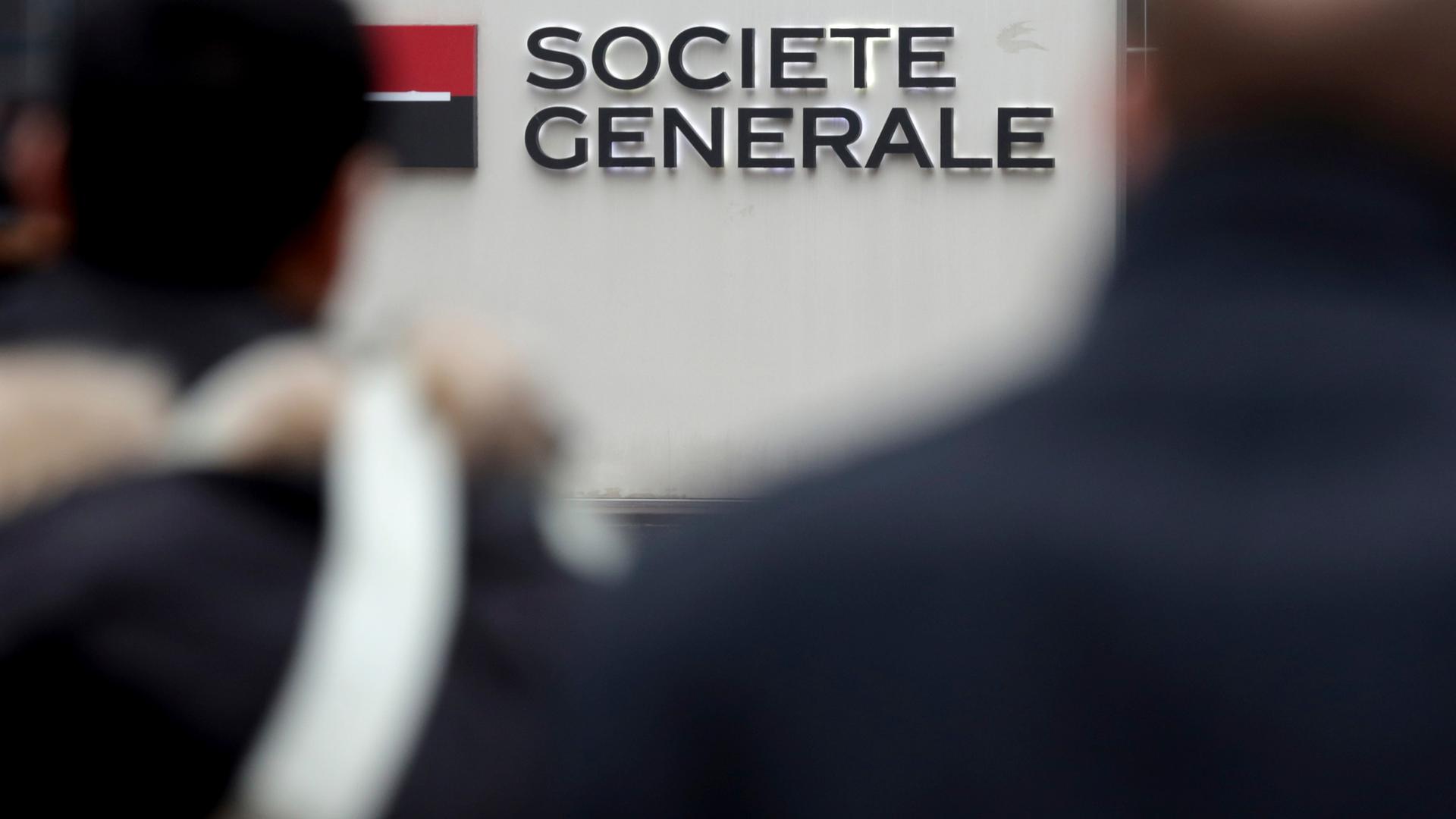 En France, la Société Générale a prévu de supprimer plus de 3.400 postes sur une durée de quatre ans.