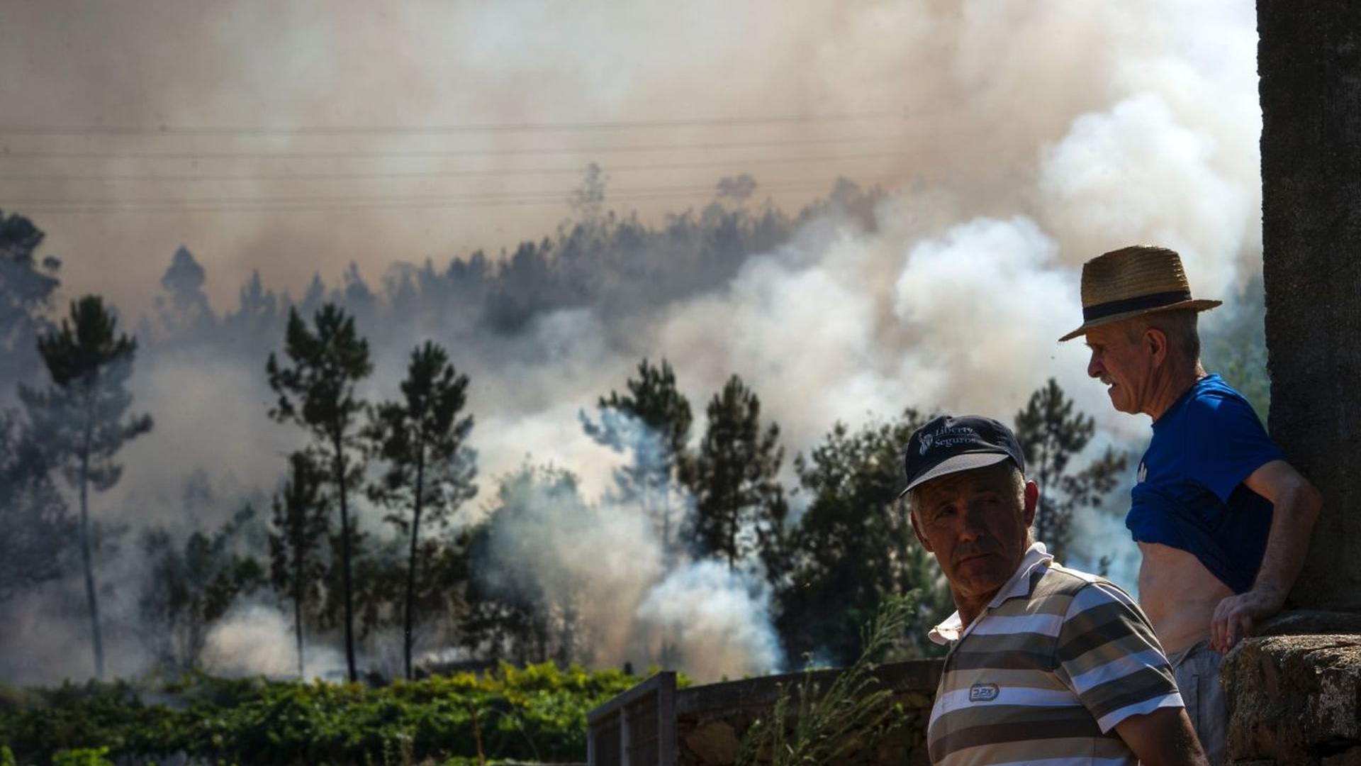 A Trofa, au nord du Portugal, les habitants sont menacés par les incendies