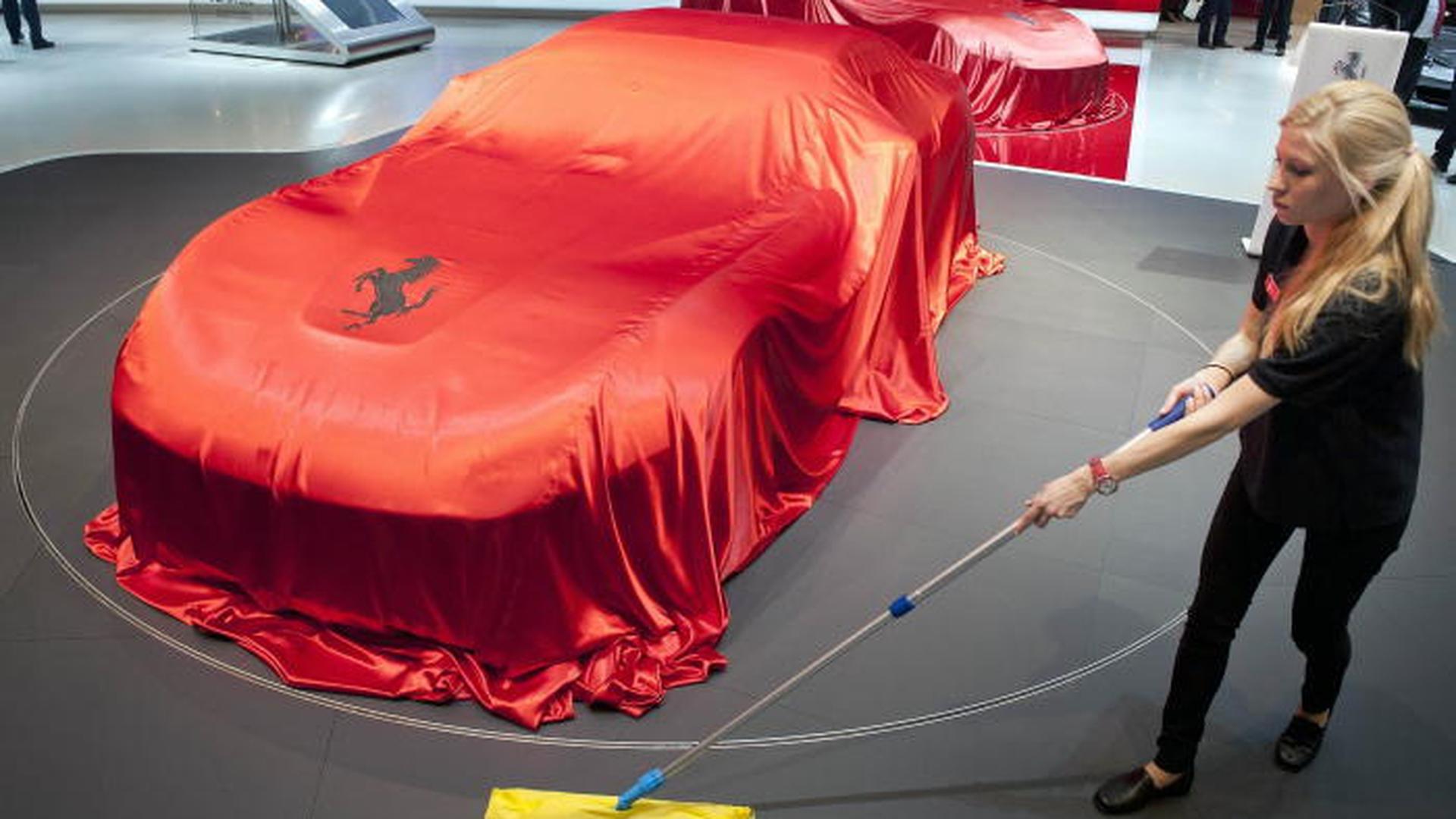 Ferrari doit encore dévoiler sa F12 Berlinetta. Avec 740 chevaux, il s'agit de la Ferrari de série la plus puissante de l'histoire.