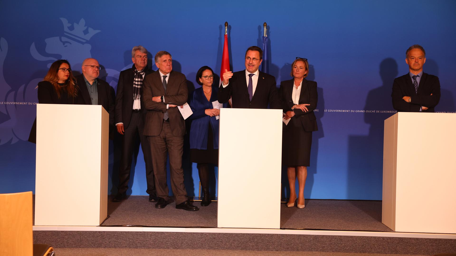 L'accord tripartite, négocié après huit heures difficiles, est "dans l'intérêt de tous", a déclaré le Premier ministre Xavier Bettel (DP).