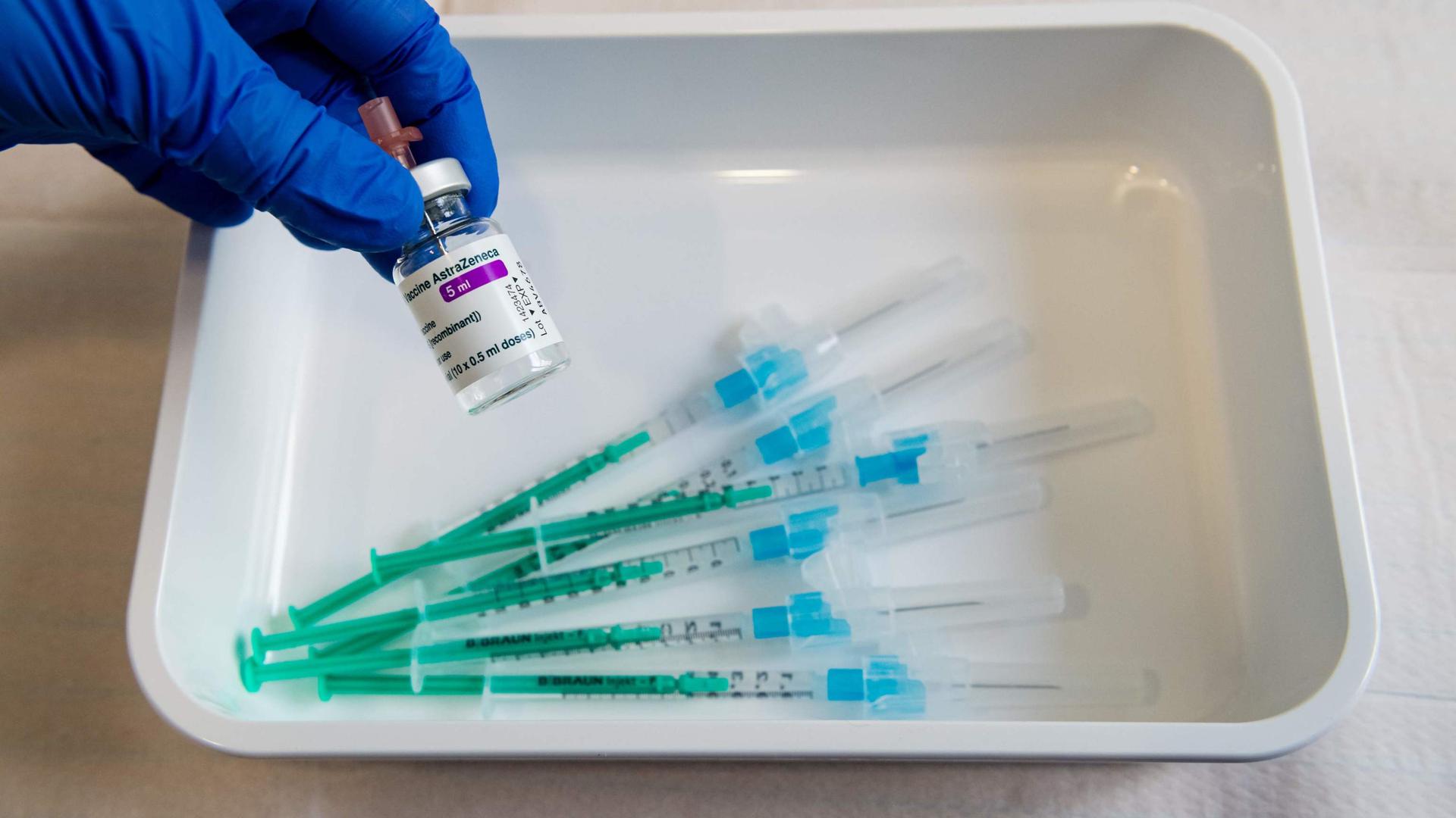 Avec l'arrivée du vaccin AstraZeneca, la vaccination va pouvoir démarrer pour les - de 65 ans.