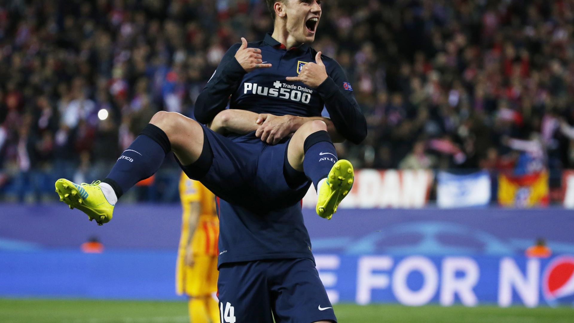  Toute la joie du Français de l'Atlético Madrid Antoine Griezmann, auteur des deux buts qui éliminent le FC Barcelone en quart de finale de la C1