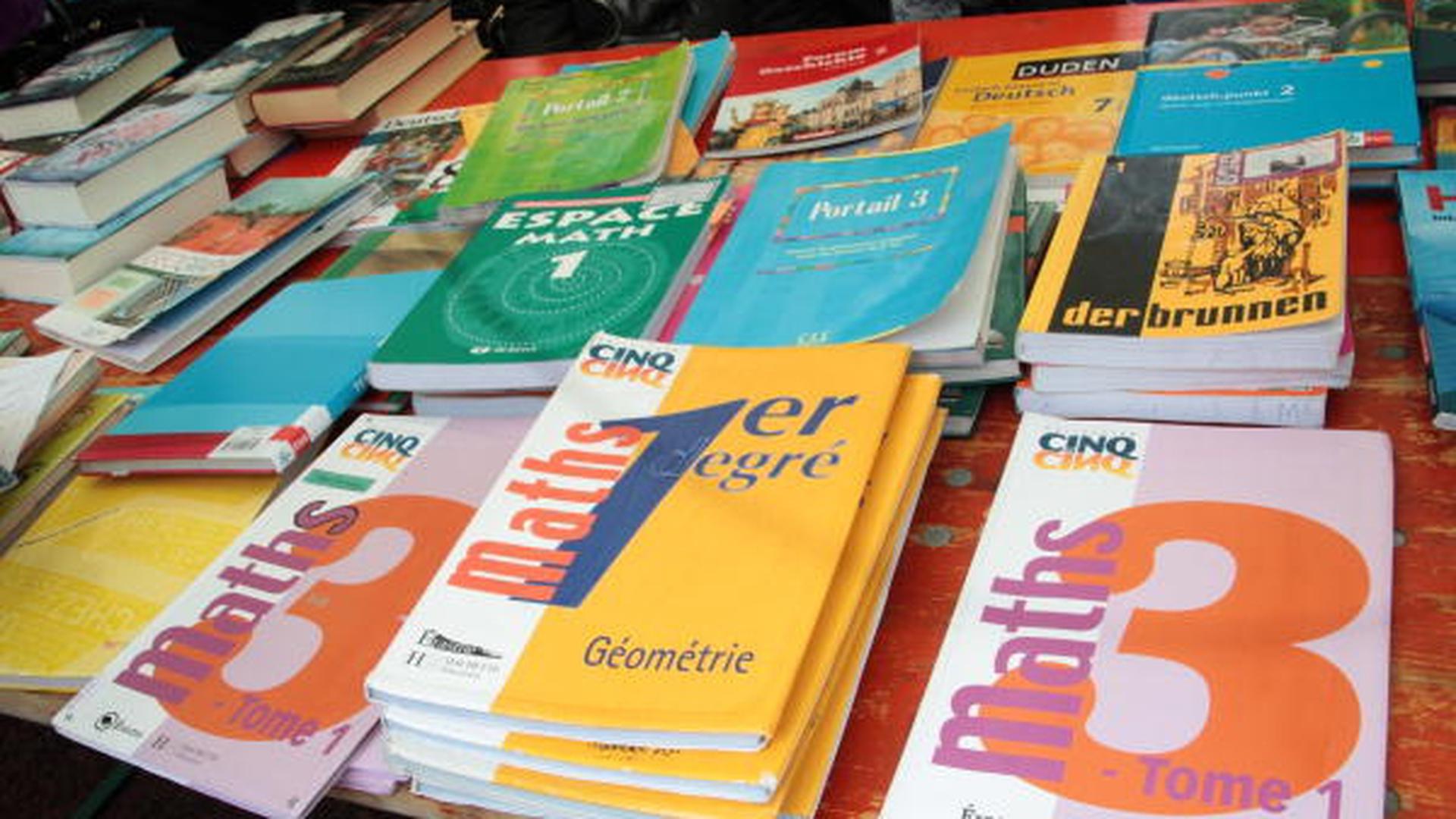Le ministère de l'Education nationale envisage la gratuité des livres scolaires pour les élèves du secondaire.