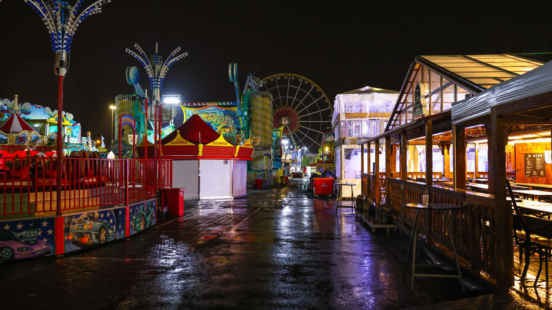 Le changement de temps et l'orage ont vidé la Schueberfouer plus vite et plus tôt que prévu lundi soir.