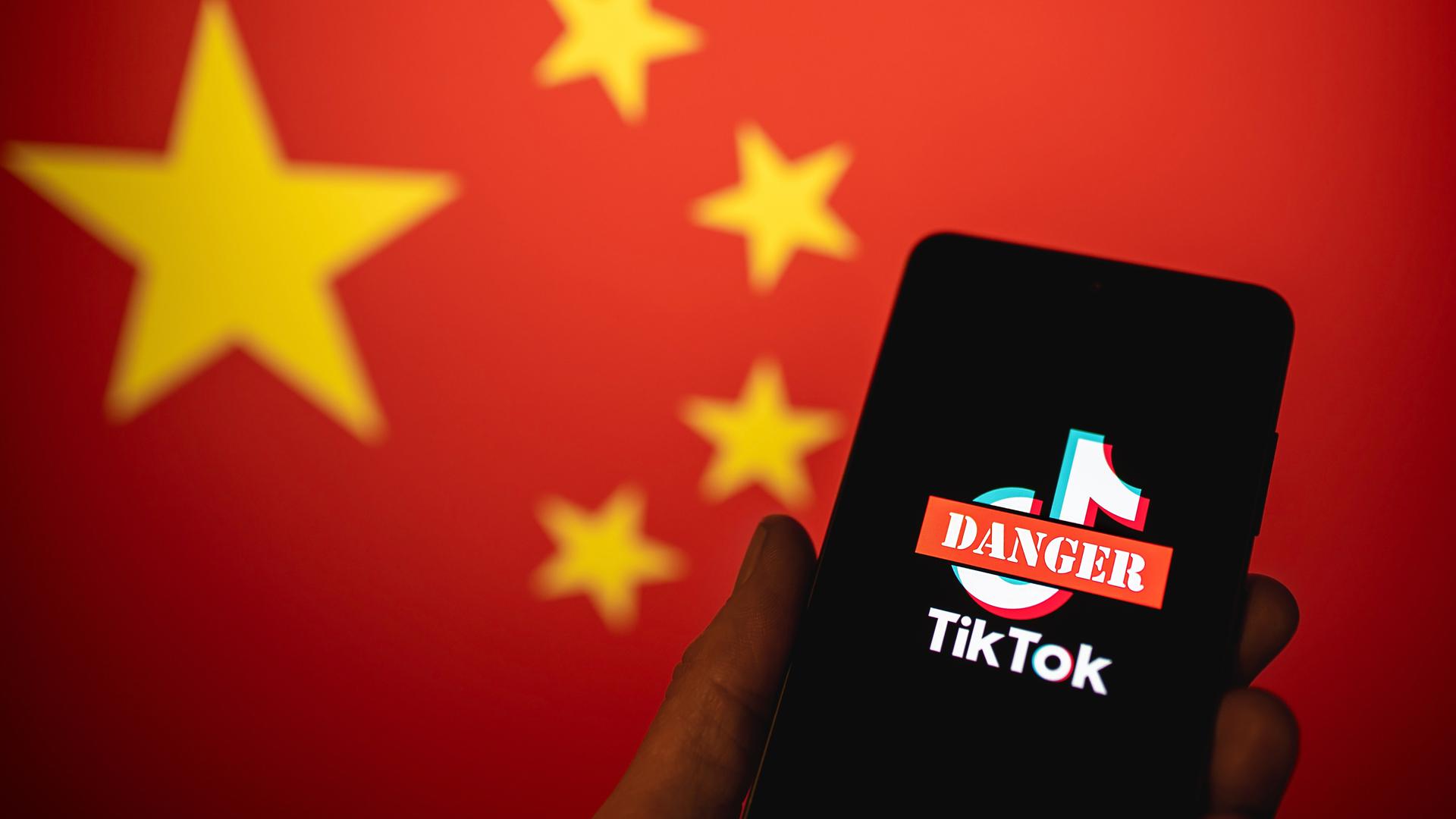 L'ombre de la Chine laisse planer sur l'application TikTok des craintes d'espionnage à grande échelle.