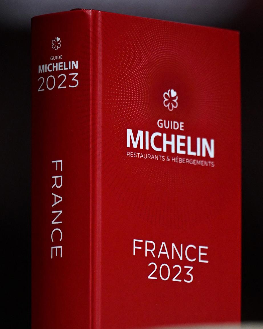 Le guide Michelin France 2023.