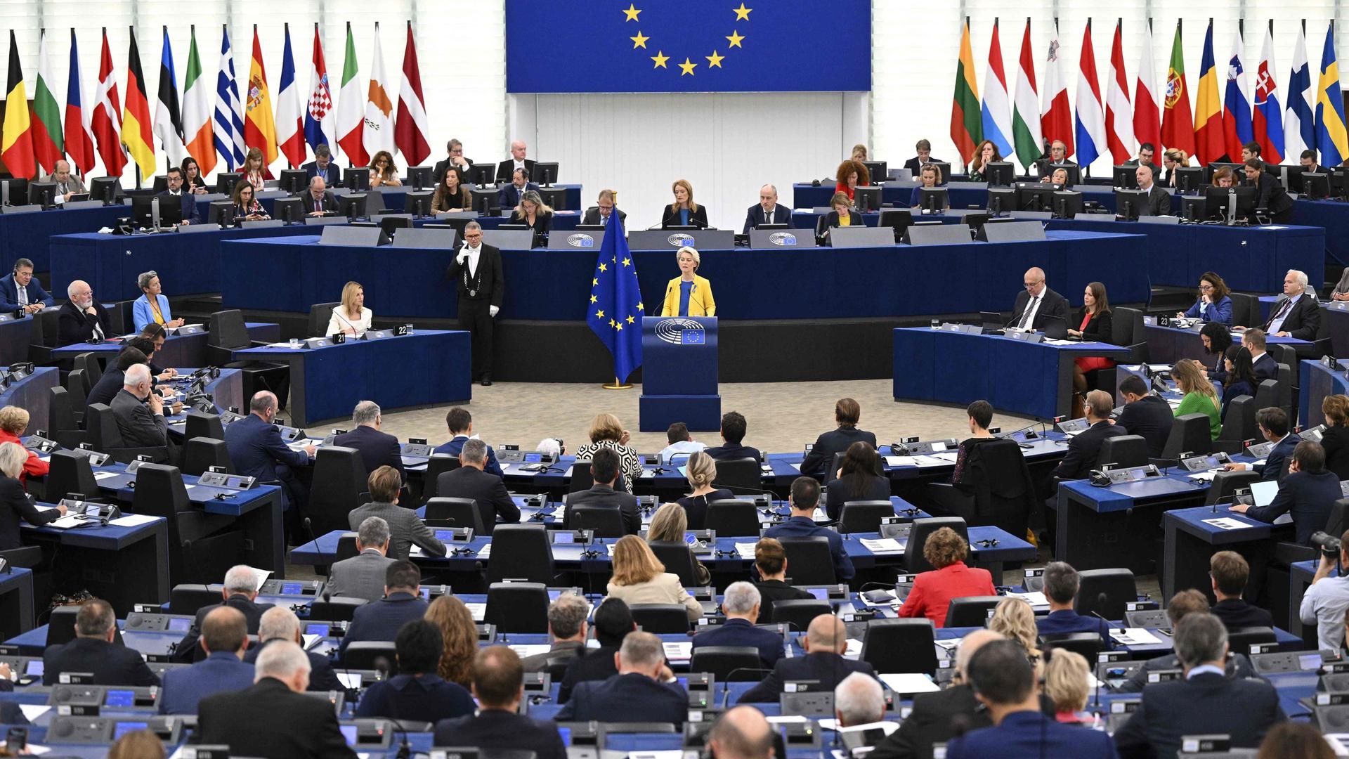 La présidente de la Commission européenne Ursula von der Leyen s'est exprimée devant le Parlement européen de Strasbourg ce mercredi 14 septembre.