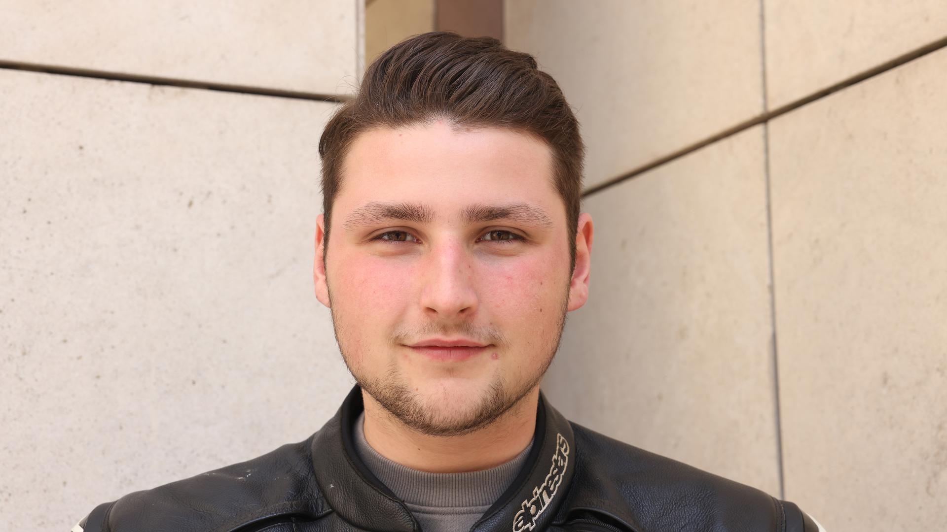 Der 18-jährige Joe will Berufsfeuerwehrmann werden.