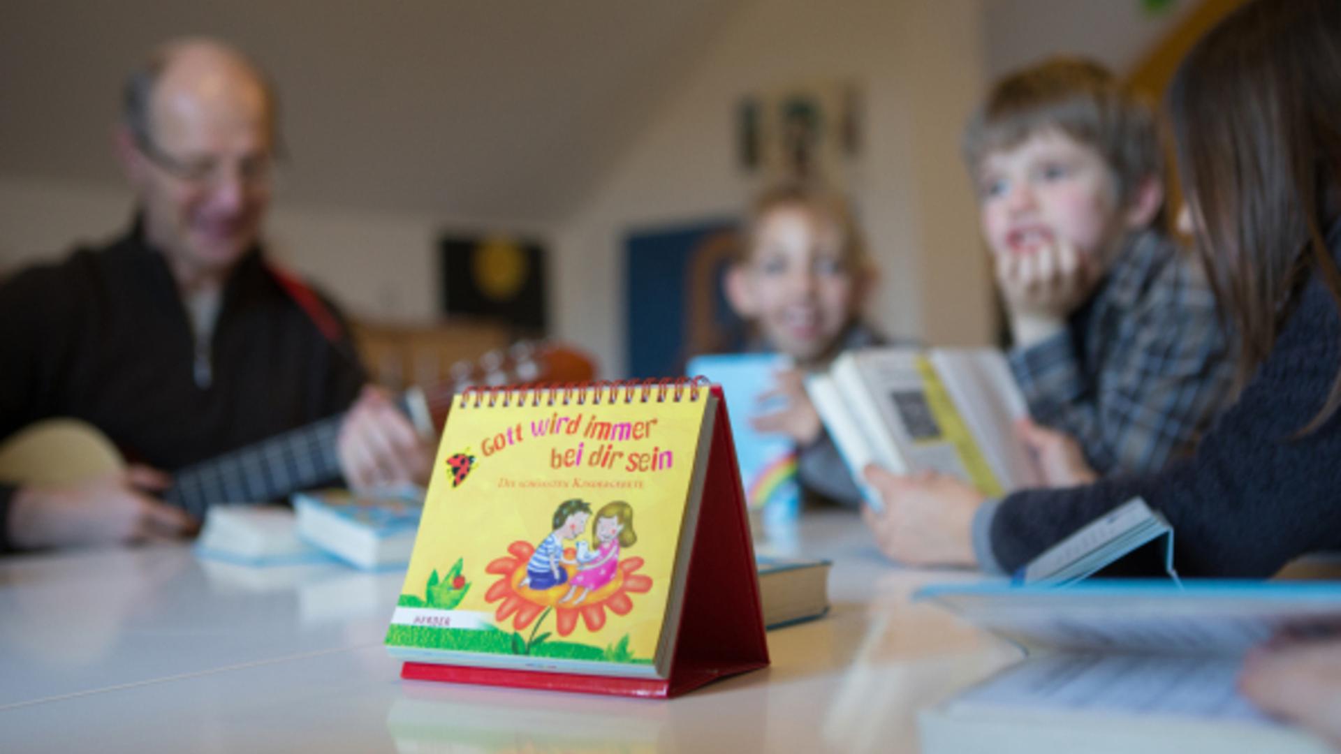 "L'église d'enfants", un lieu où partager sa foi en musique et découvrir la Bible