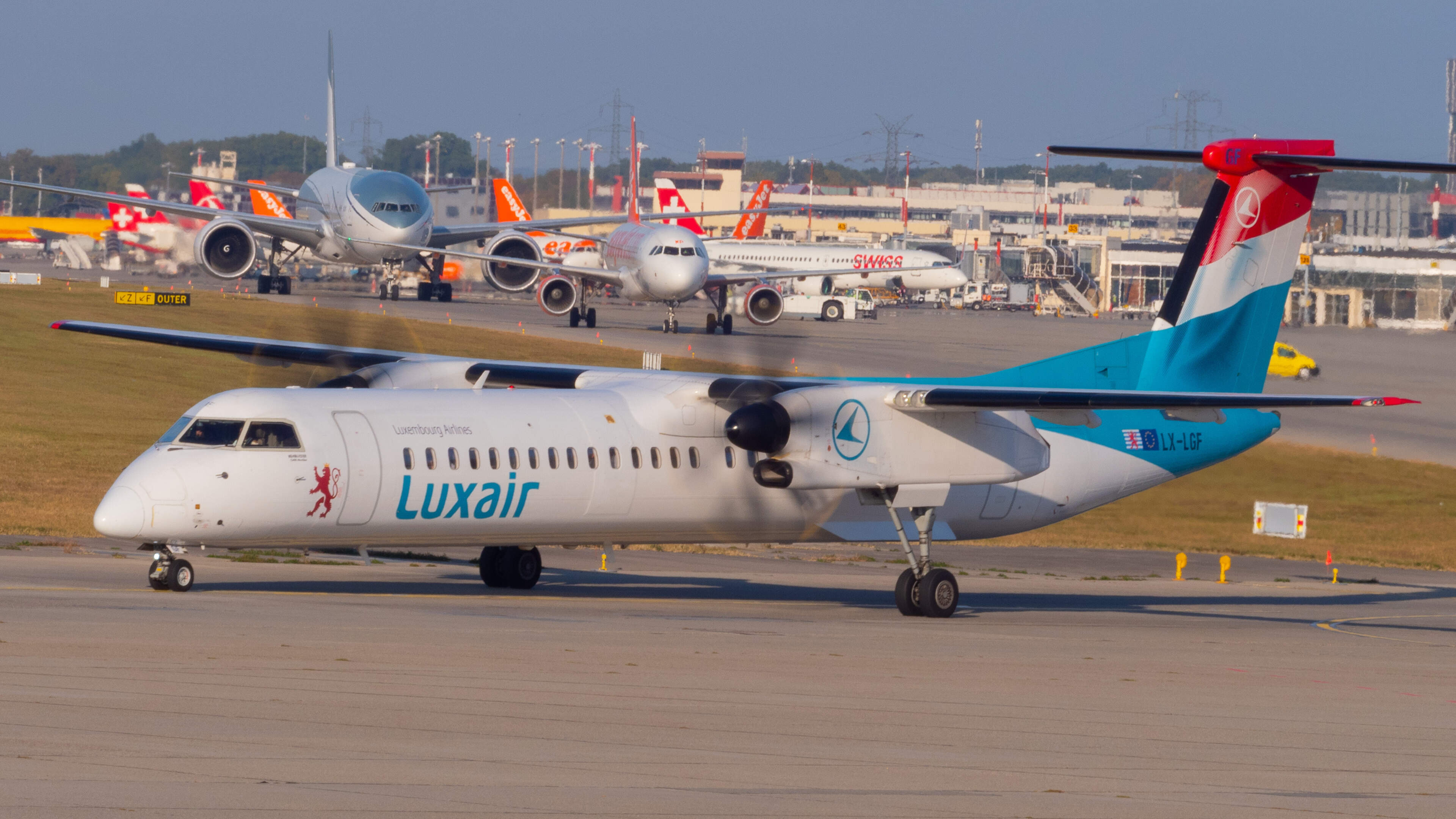 Luxair renouvelle sa flotte et fait ses adieux au Dash 8 aprs 15 ans |  Virgule