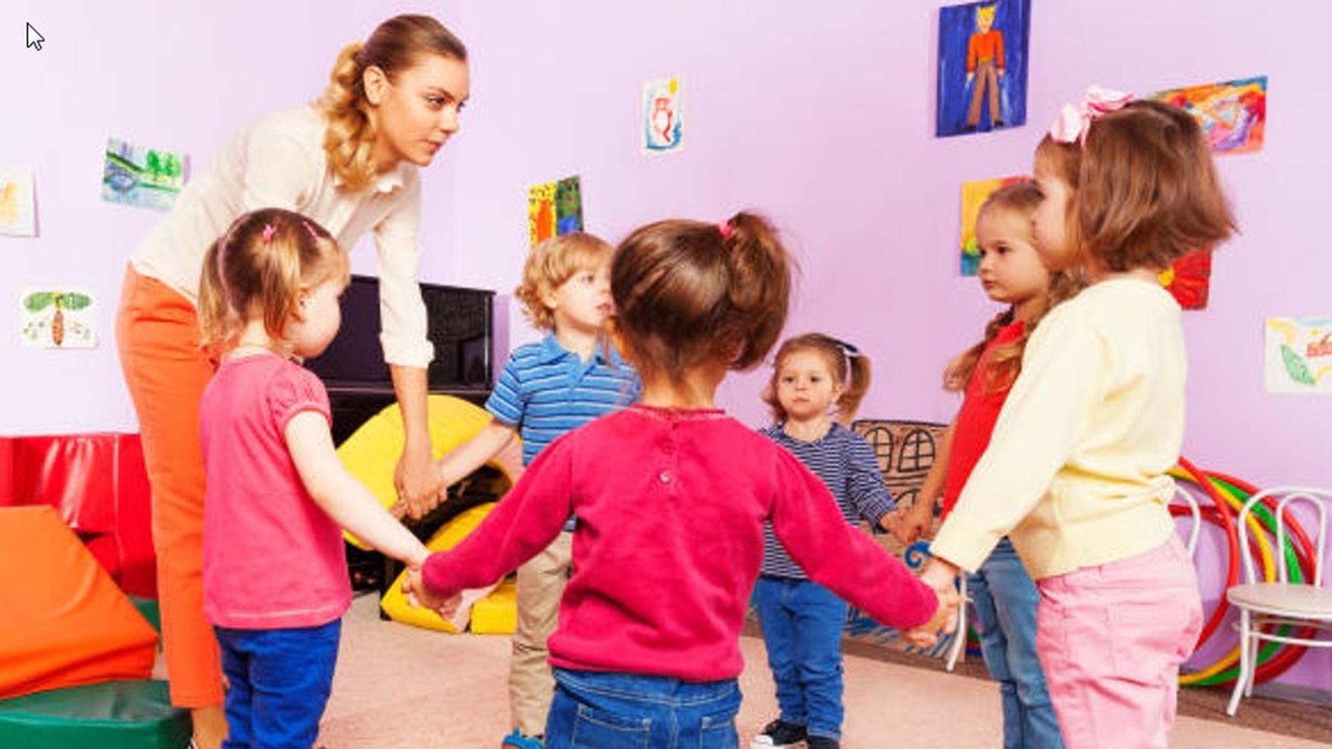 La pétition souhaite un personnel ajusté pour satisfaire les besoins des enfants.
