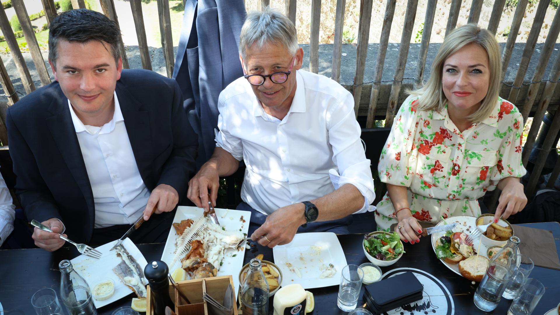 Lex Delles (à gauche), candidat à la présidence du DP, souhaite que le Premier ministre se représente.