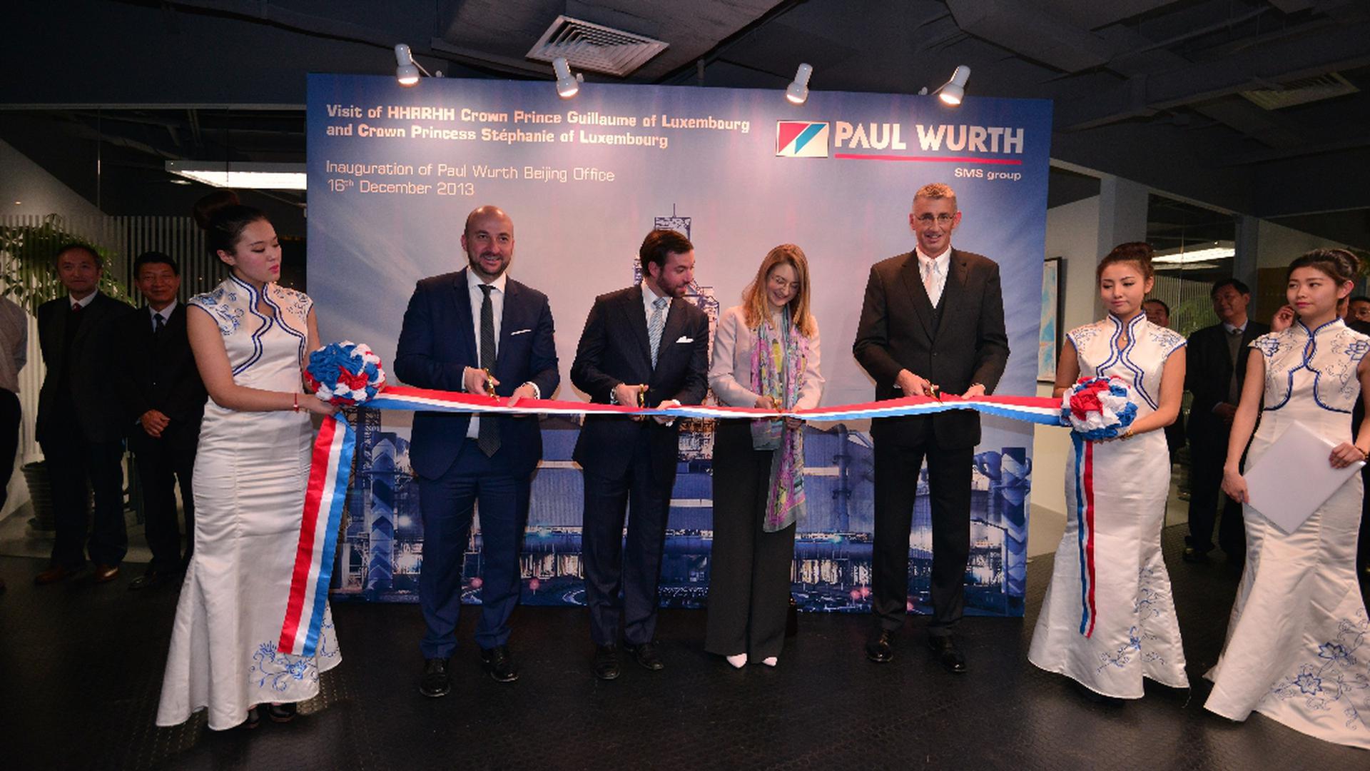 Guillaume et Stéphanie lors de l'inauguration des bureaux Paul Wurth à Pékin.