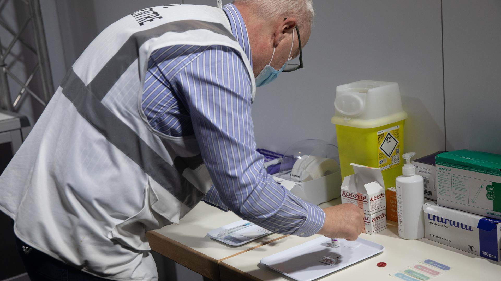 Luxtimes,Xavier Bettel bekommt Coronaimpfung.Foto: Gerry Huberty/Luxemburger Wort