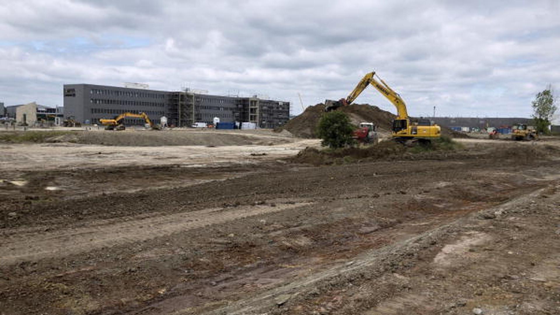 Sur le site du campus, seule la construction du bâtiment de l'entreprise IEE avance à grands pas.