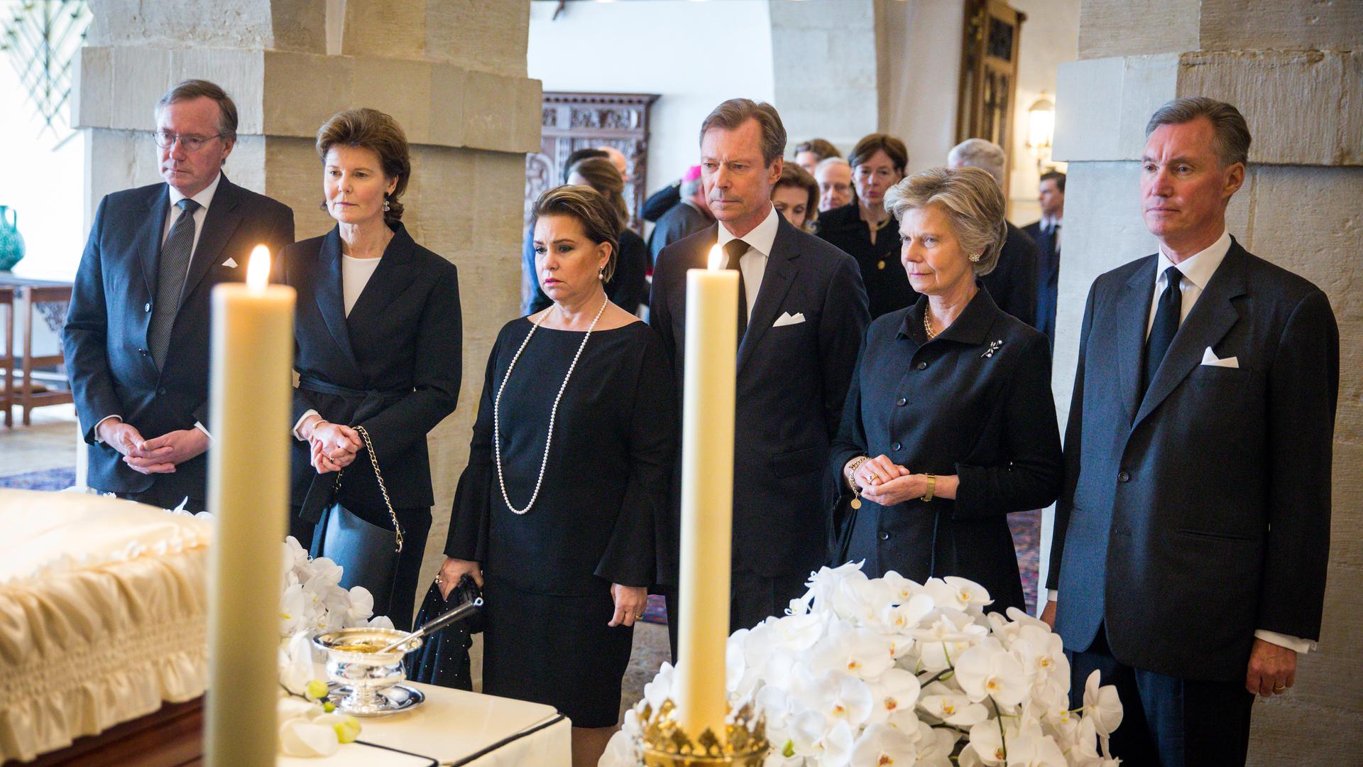 Prinz Jean, Prinzessin Margaretha von Liechtenstein, Großherzogin Maria Teresa, Großherzog Henri, Erzherzogin Marie-Astrid von Österreich und Prinz Guillaume.