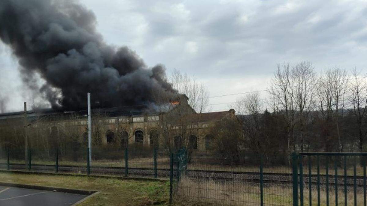 Mutma-liche-Brandstiftung-Flammen-w-ten-in-Longlaville-F-