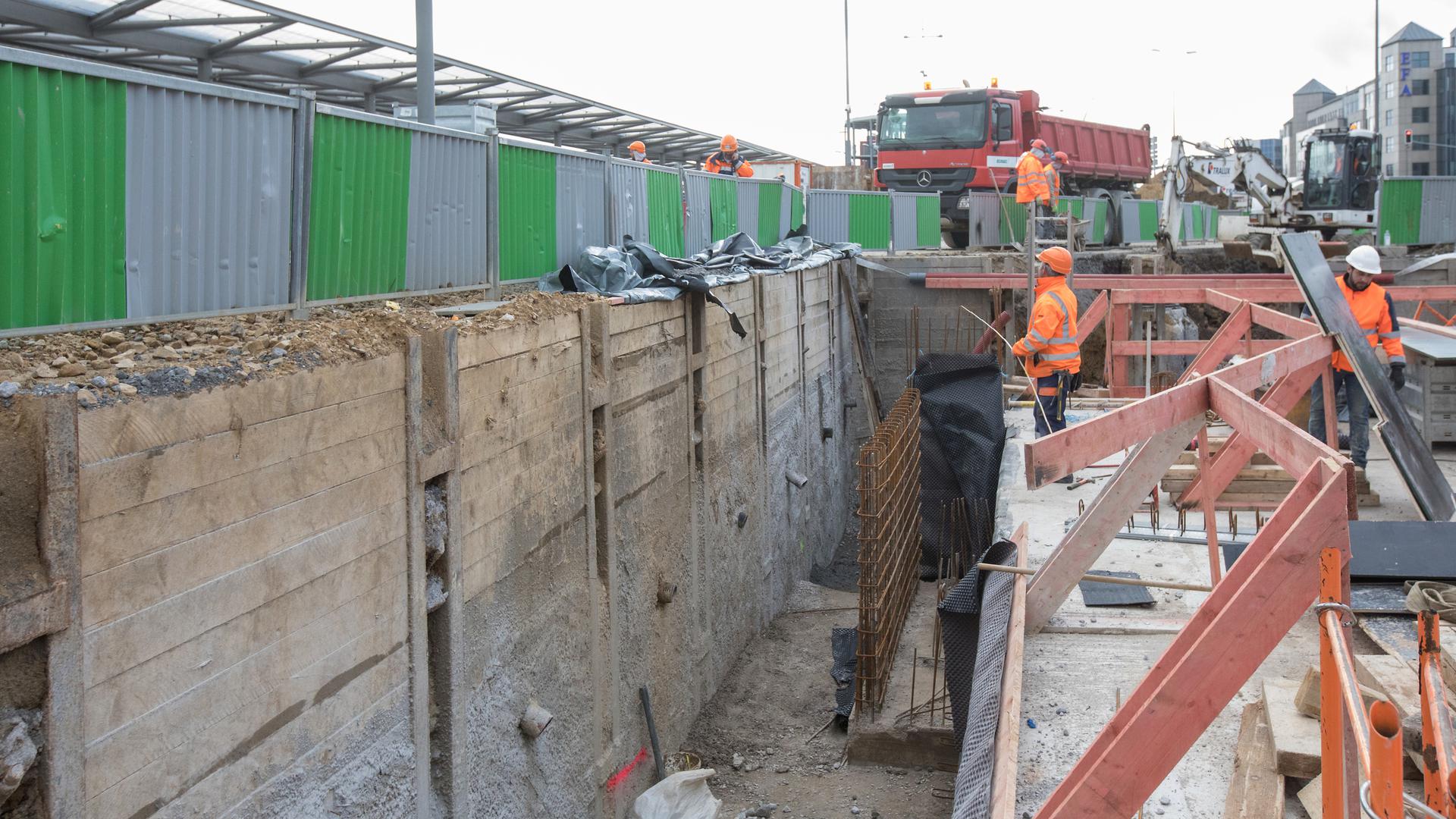 Entre le commissariat de la gare et le futur siège du groupe Post, le bloc électrique délivrera 3.450 KVampères.