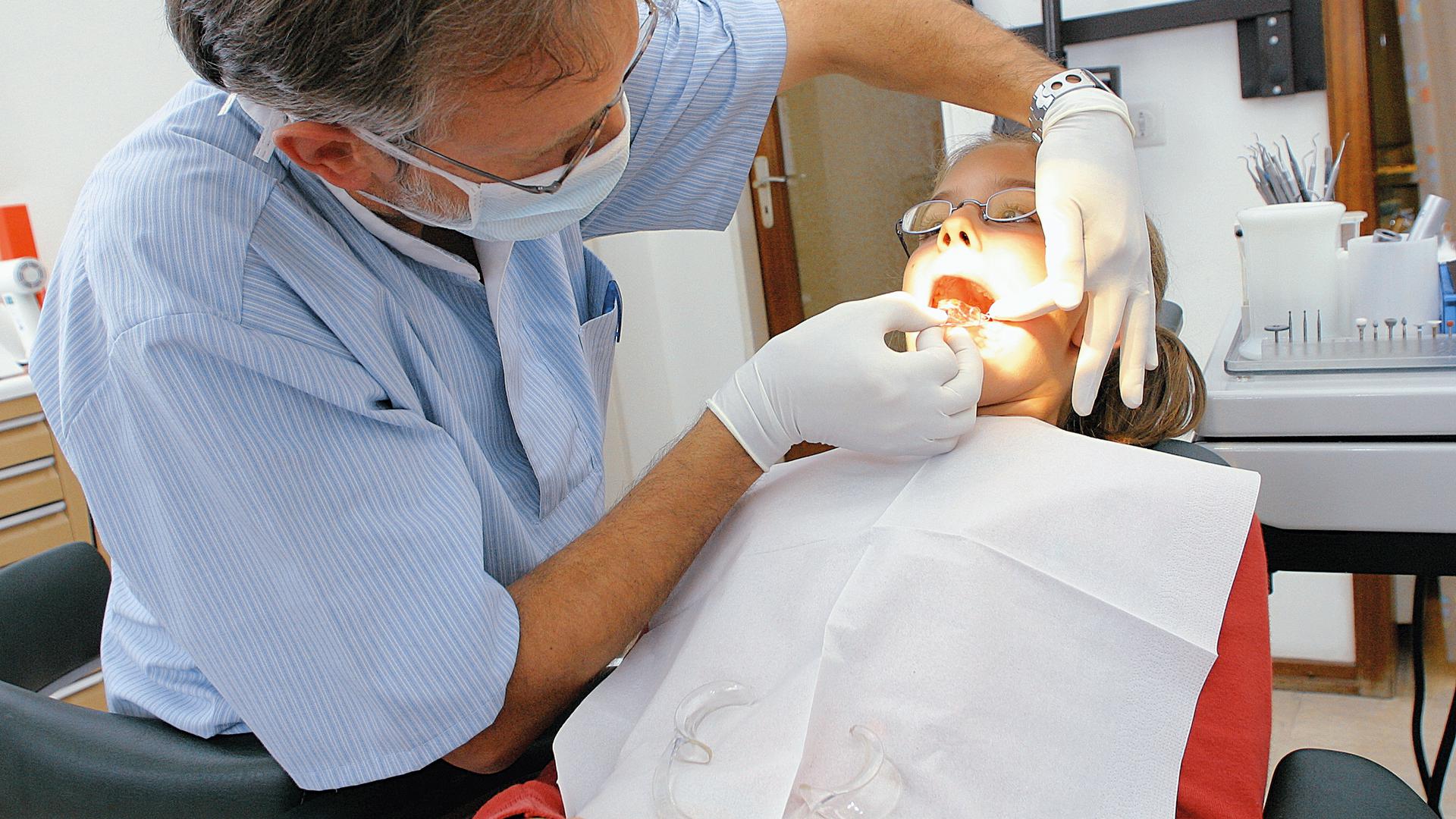 Les améliorations des soins dentaires, déjà annoncées en mai 2021, sont toujours en cours d'élaboration.