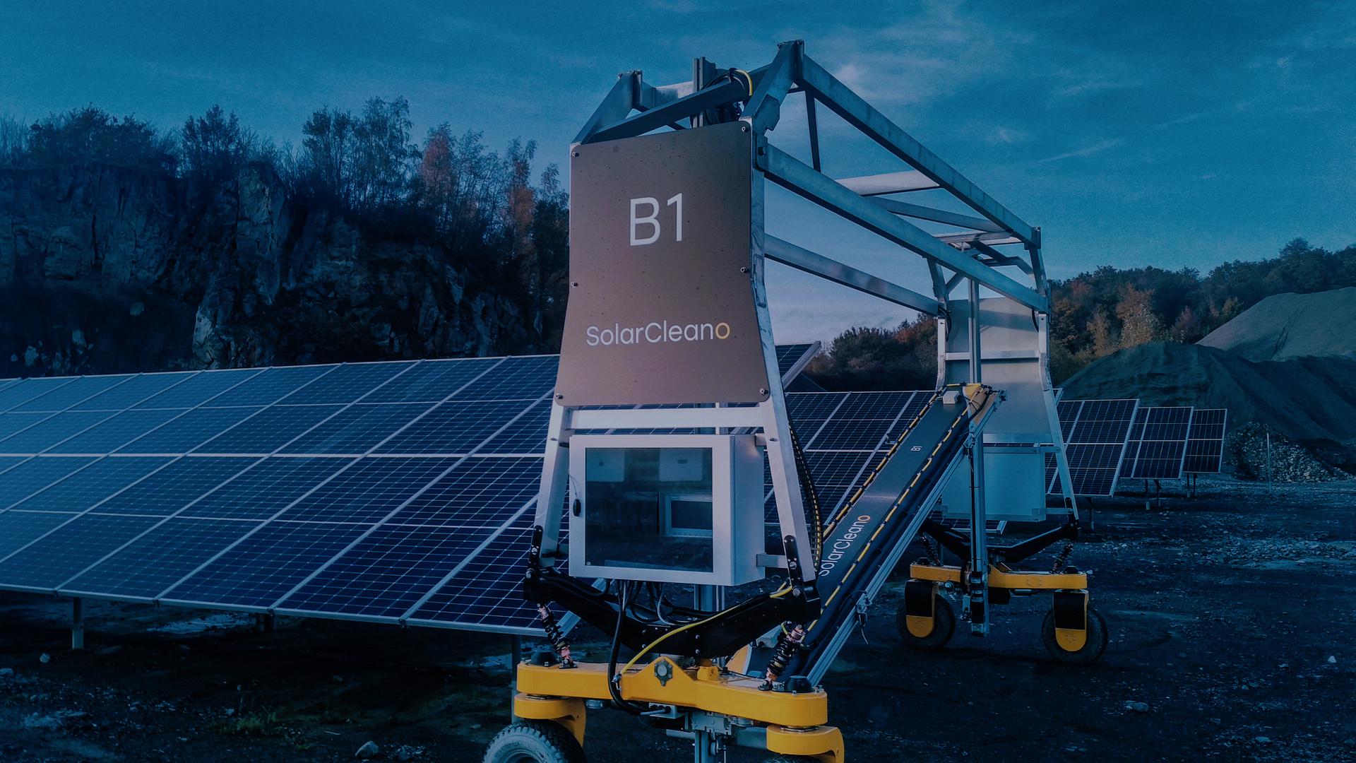 Les ingénieurs de l'entreprise doivent en permanence adapter les robots aux spécifications des fabricants de panneaux solaires. 
