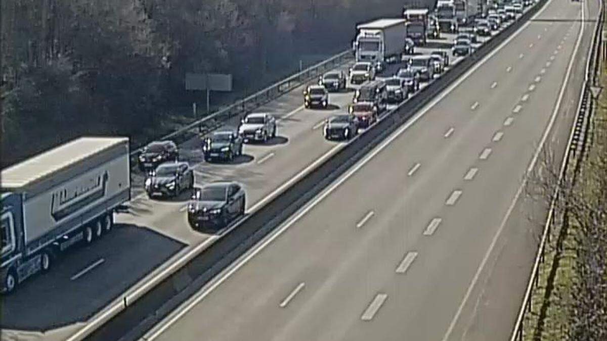 Accident entre six voitures sur l’A3: l’autoroute coupée vers la capitale une partie de la matinée – Virgule.lu