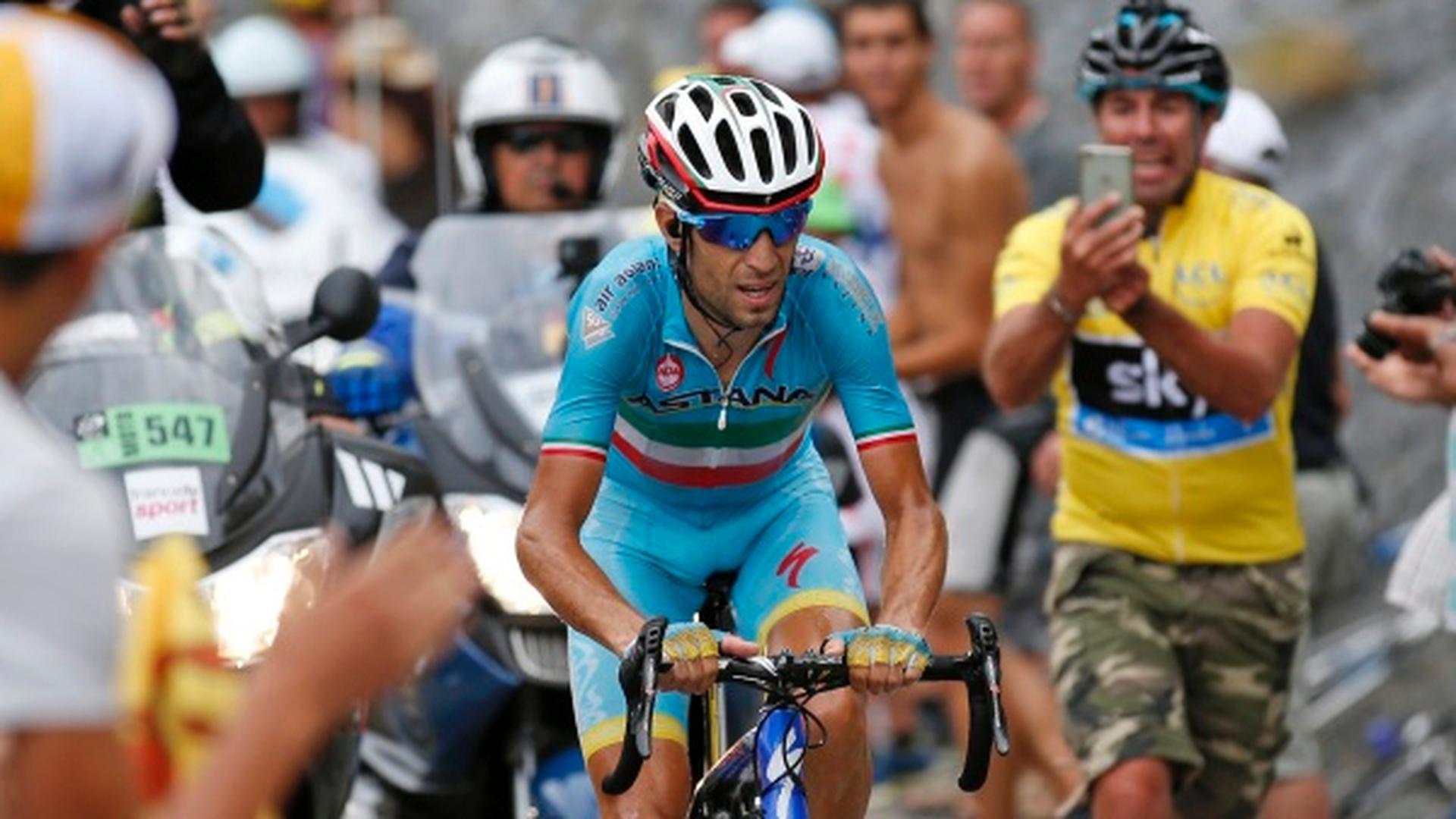 Astana rider Vincenzo Nibali of Italy cycles during the 138-km (85.74 miles) 19th stage of the 102nd Tour de France cycling race from Saint-Jean-de-Maurienne to La Toussuire-Les Sybelles in the French Alps mountains, France, July 24, 2015.  REUTERS/Benoit Tessier