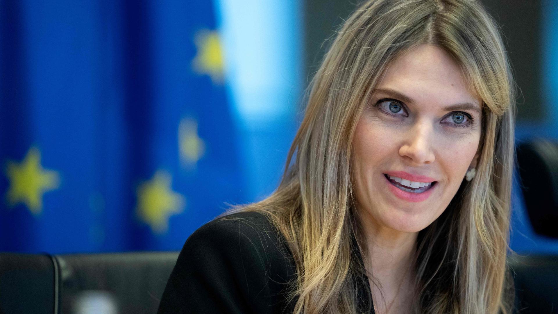 La justice belge doit décider ce jeudi si Eva Kaili doit rester en prison.
