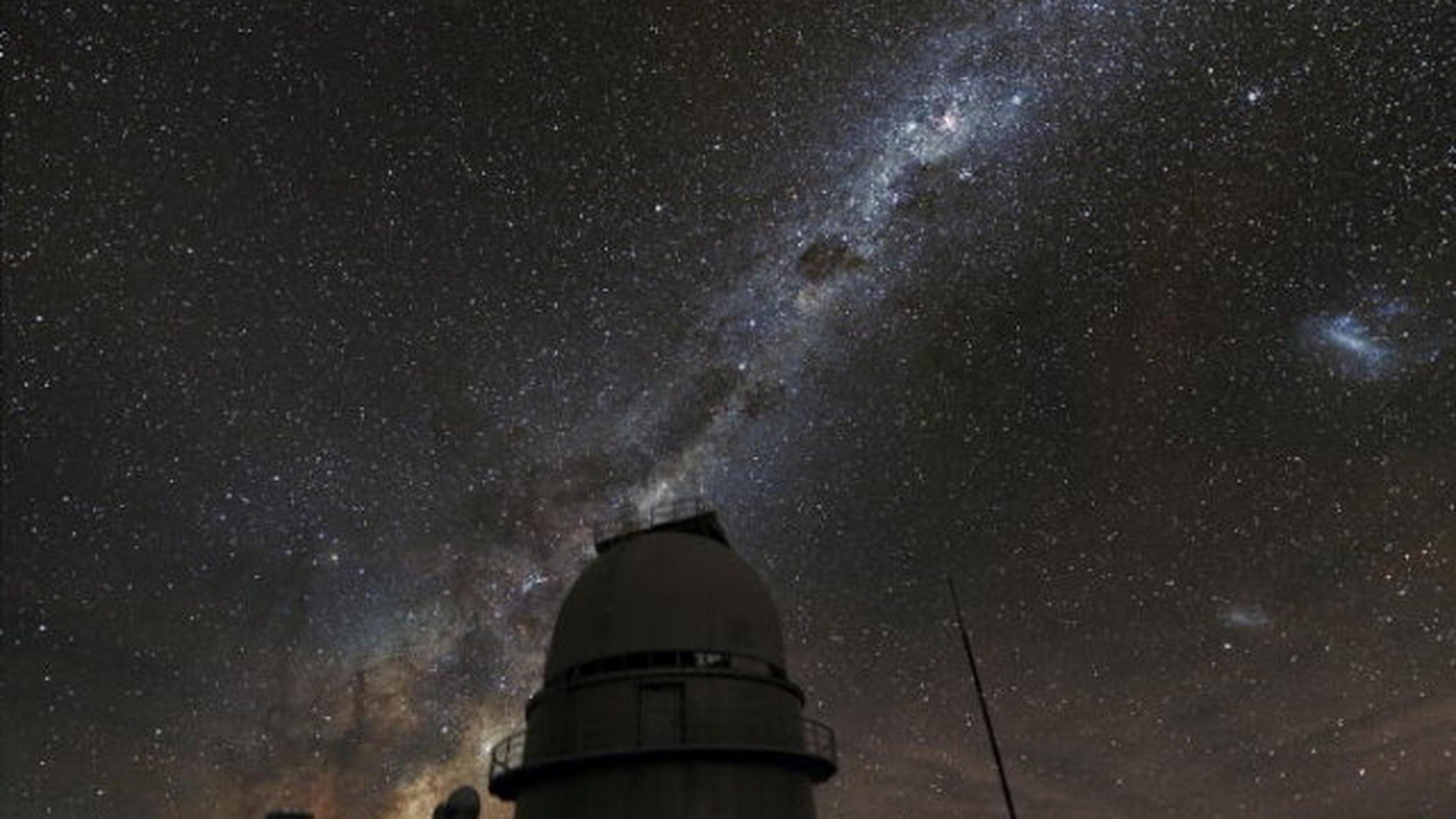 Observation. Le télescope spatial Kepler étudie les différents types de  systèmes planétaires.. Un télescope à double facette